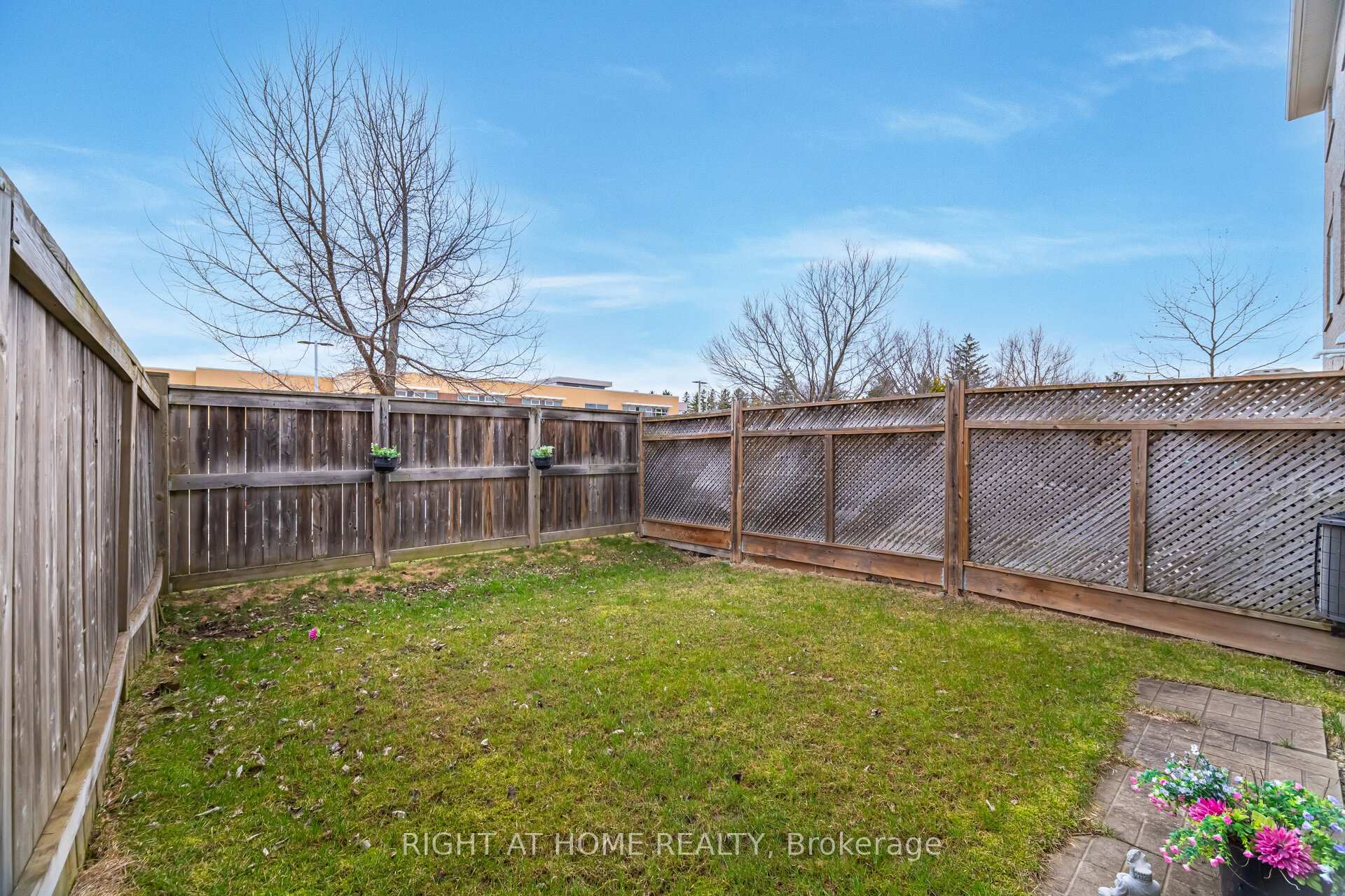 Photo 42 of 40 Ohara Lane, Hamilton, Meadowlands — HOMEH