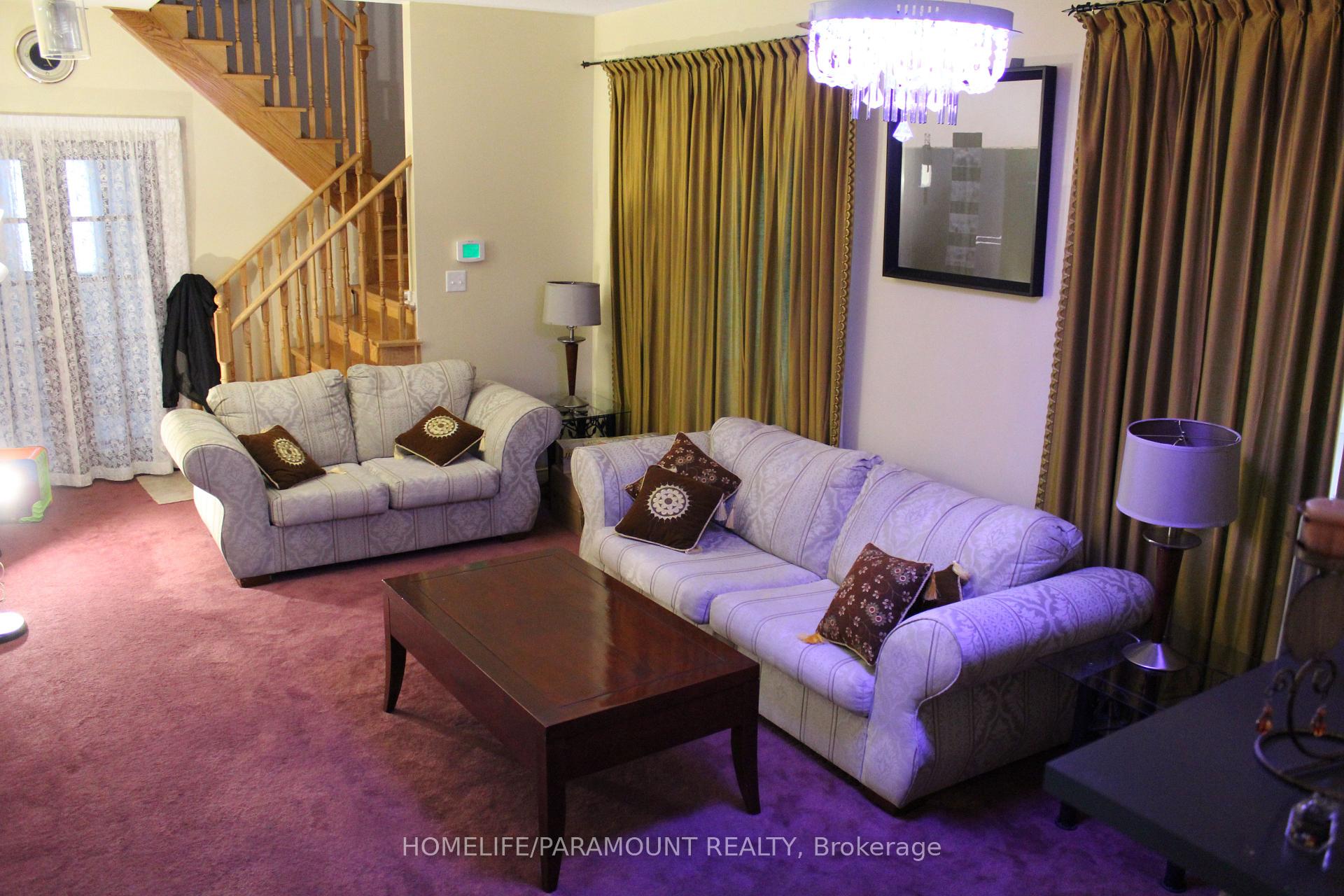 Photo 4 of 26 Commodore Drive, Brampton, Credit Valley — HOMEH
