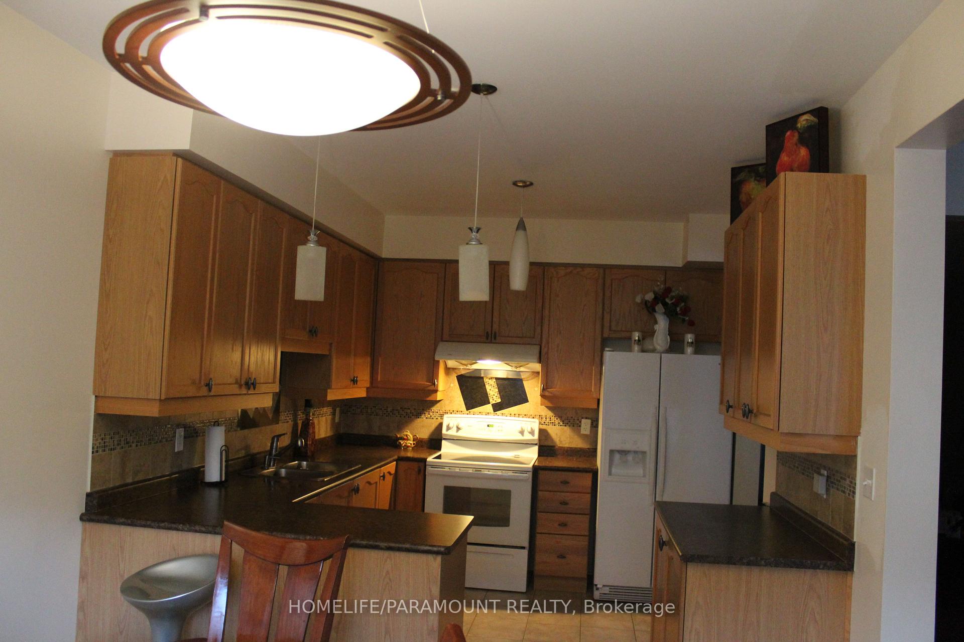 Photo 12 of 26 Commodore Drive, Brampton, Credit Valley — HOMEH