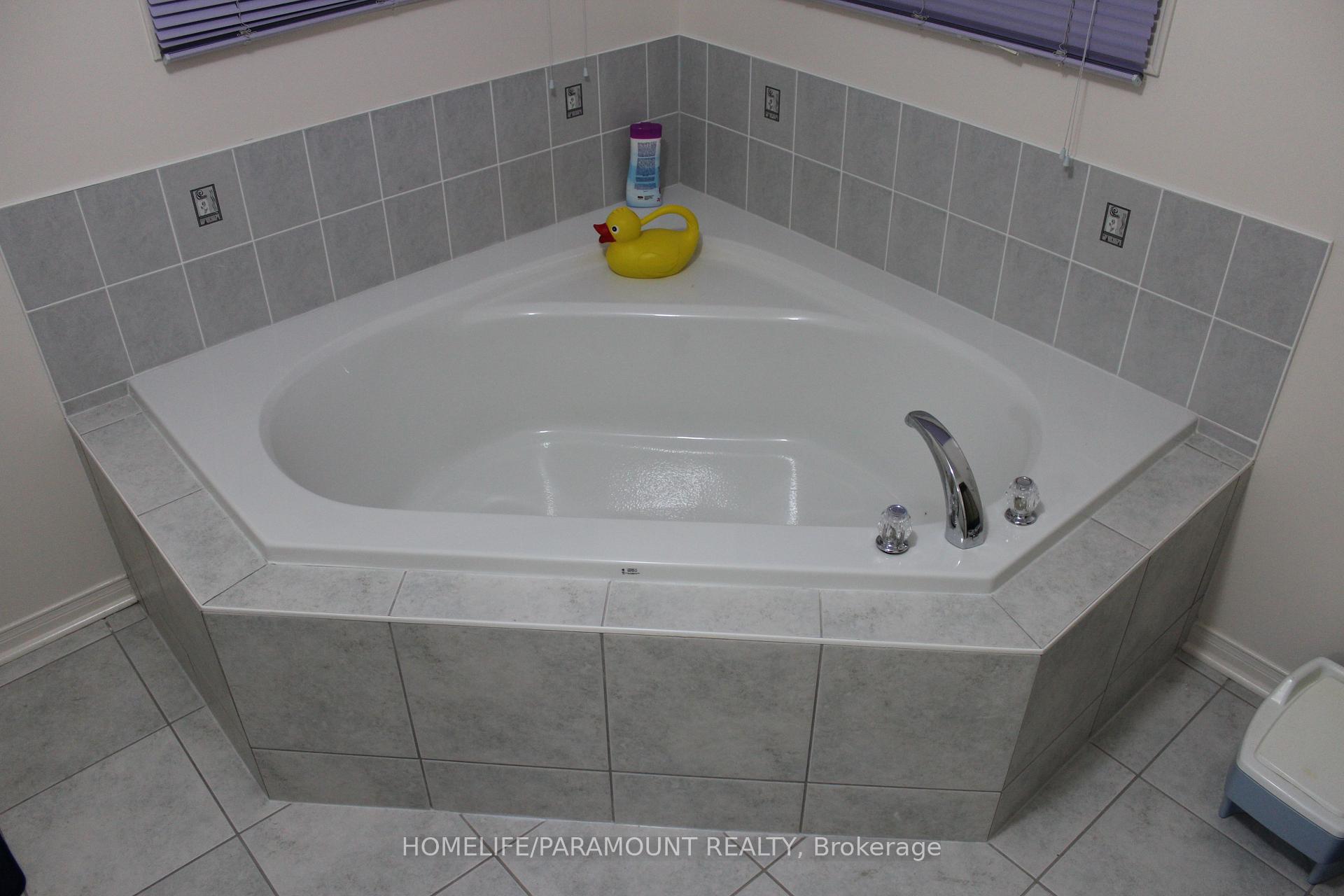 Photo 7 of 26 Commodore Drive, Brampton, Credit Valley — HOMEH