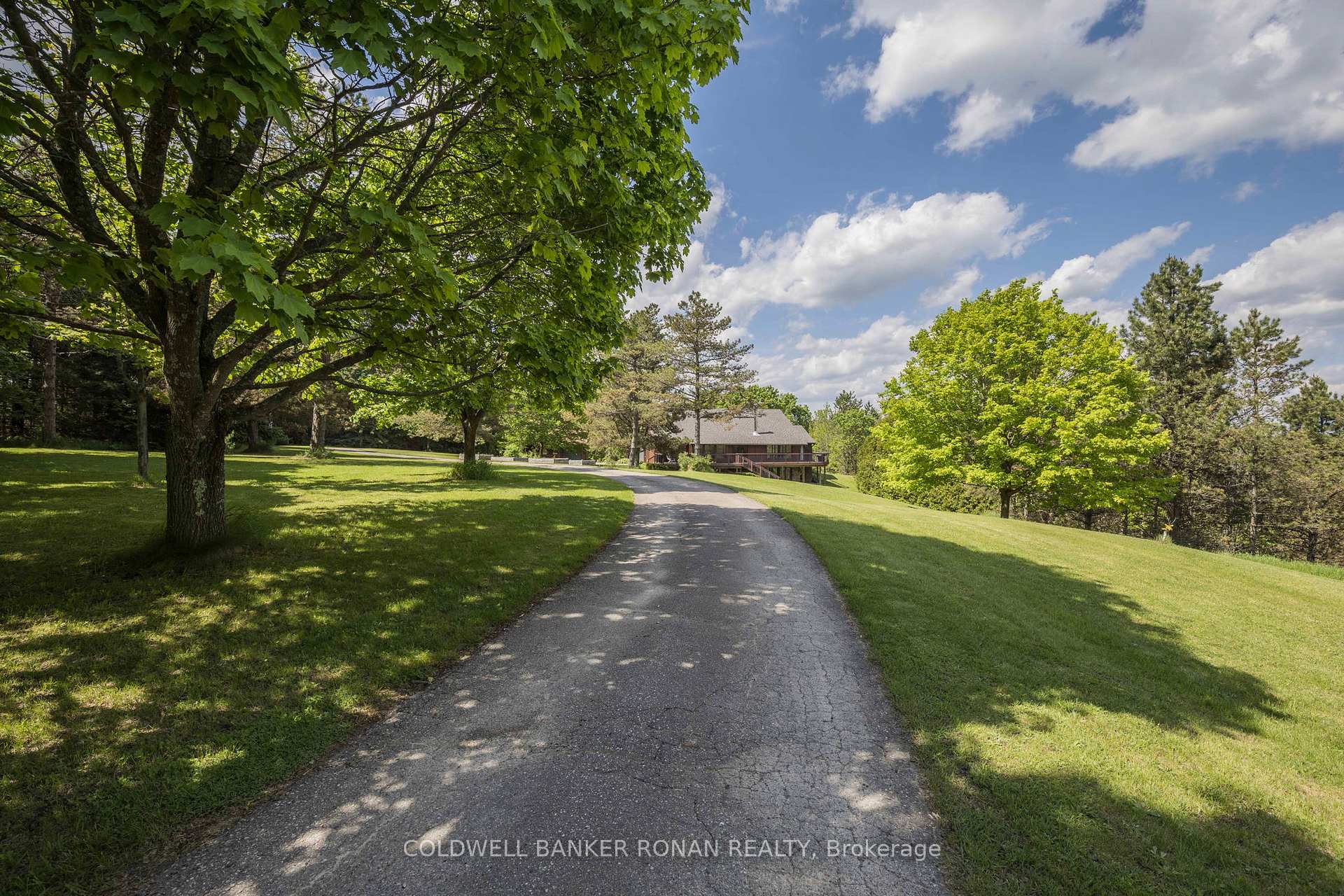 Photo 1 of 487283 Sideroad 30, Mono, Rural Mono — HOMEH