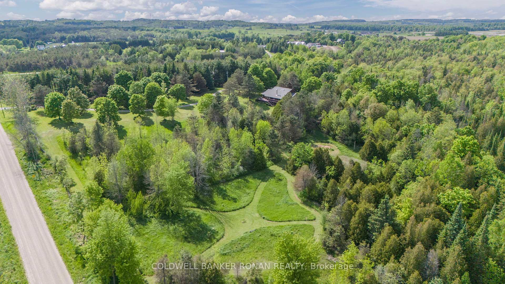 Photo 4 of 487283 Sideroad 30, Mono, Rural Mono — HOMEH