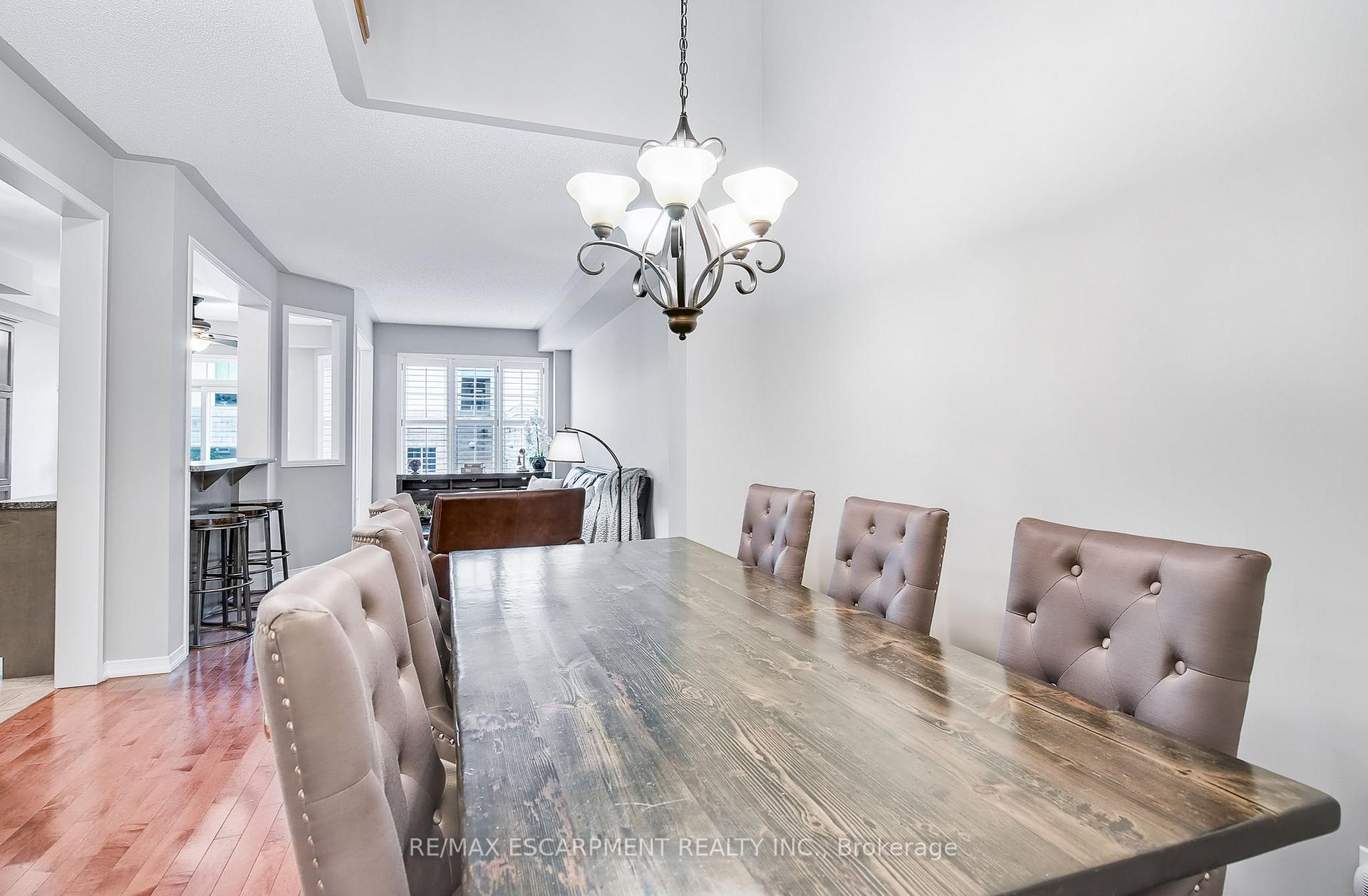 Photo 8 of 71 Cathedral Court, Hamilton, Waterdown — HOMEH