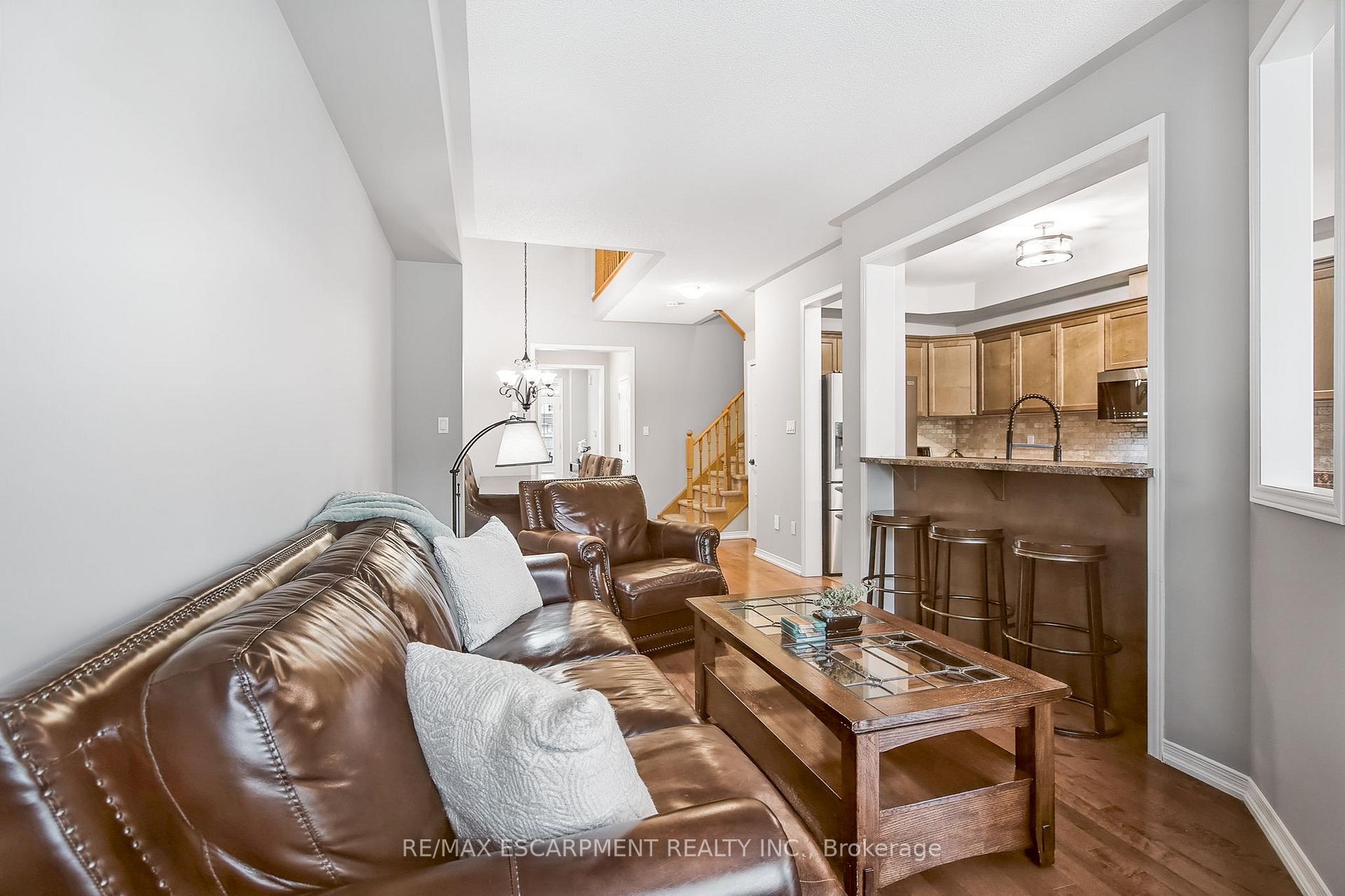 Photo 15 of 71 Cathedral Court, Hamilton, Waterdown — HOMEH