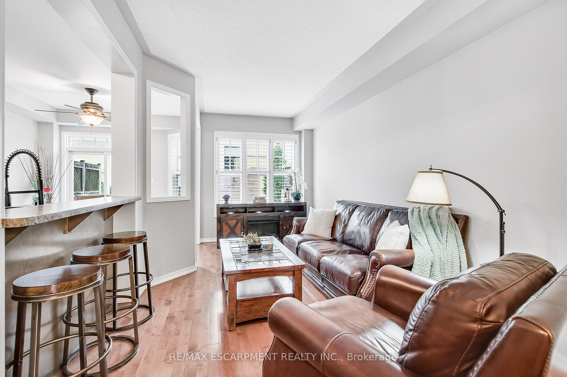 Photo 11 of 71 Cathedral Court, Hamilton, Waterdown — HOMEH