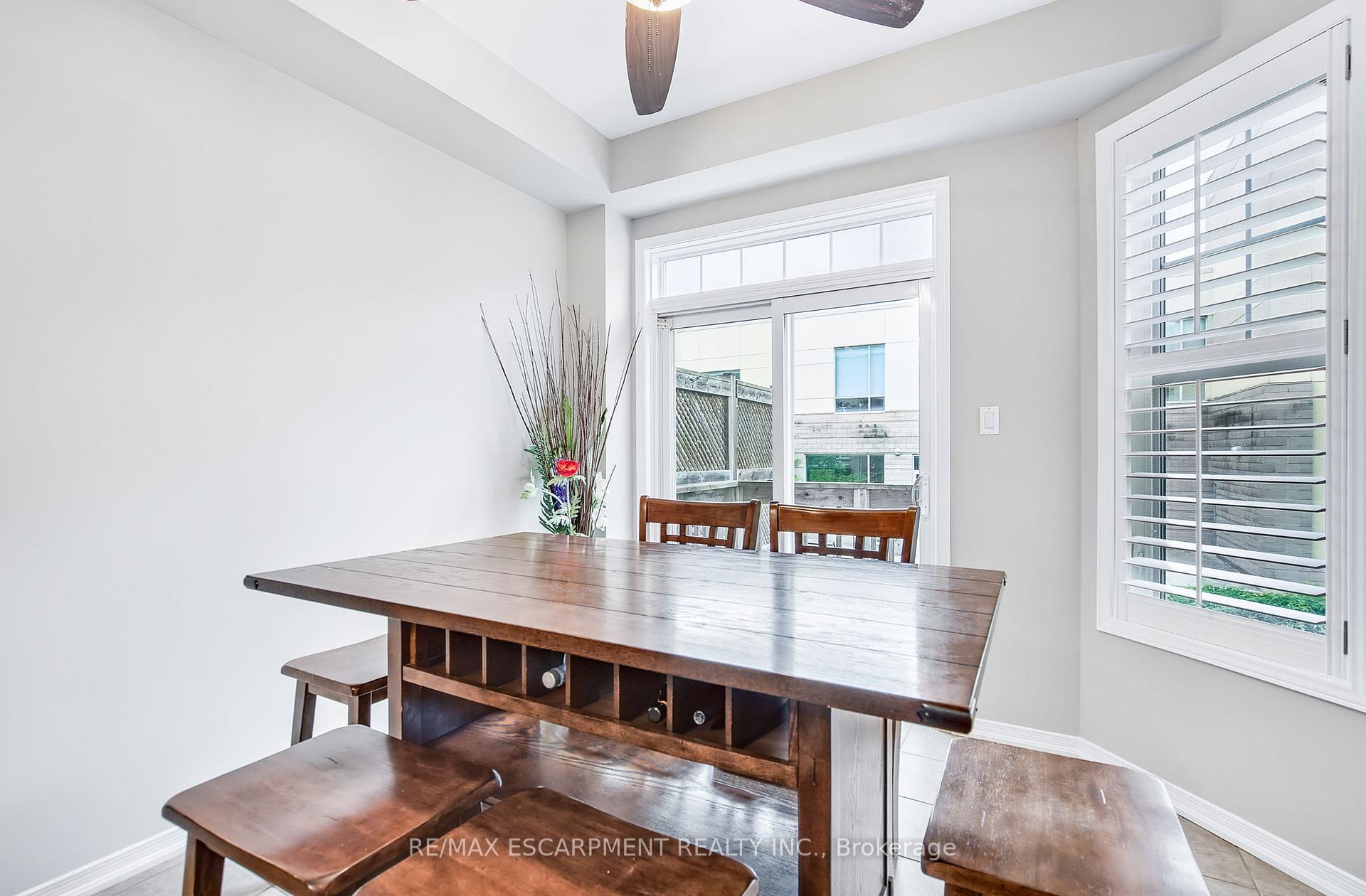 Photo 9 of 71 Cathedral Court, Hamilton, Waterdown — HOMEH
