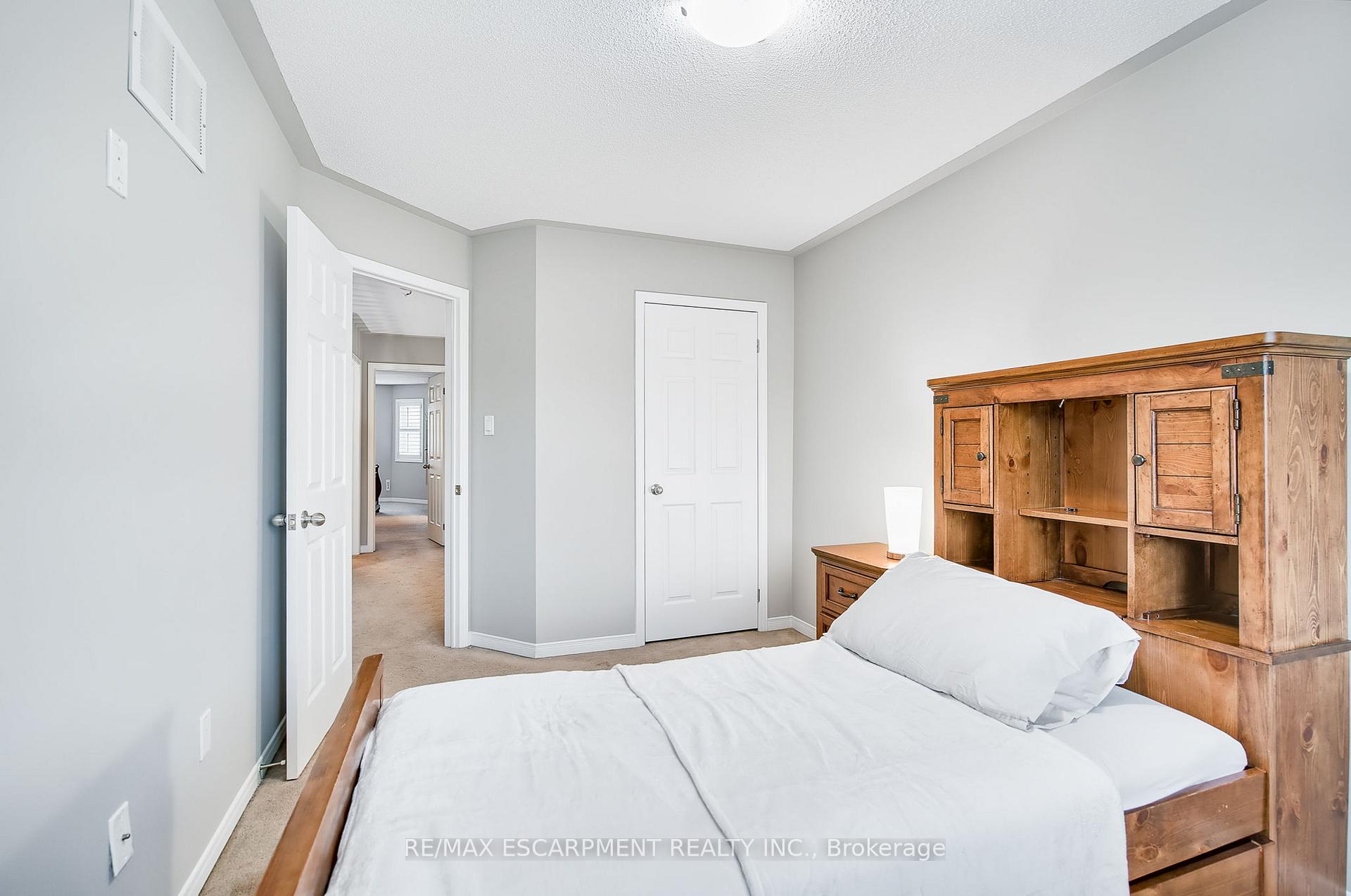 Photo 25 of 71 Cathedral Court, Hamilton, Waterdown — HOMEH