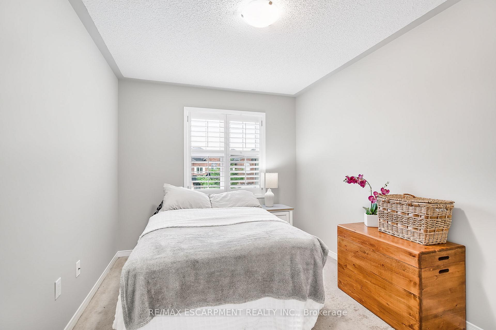 Photo 28 of 71 Cathedral Court, Hamilton, Waterdown — HOMEH