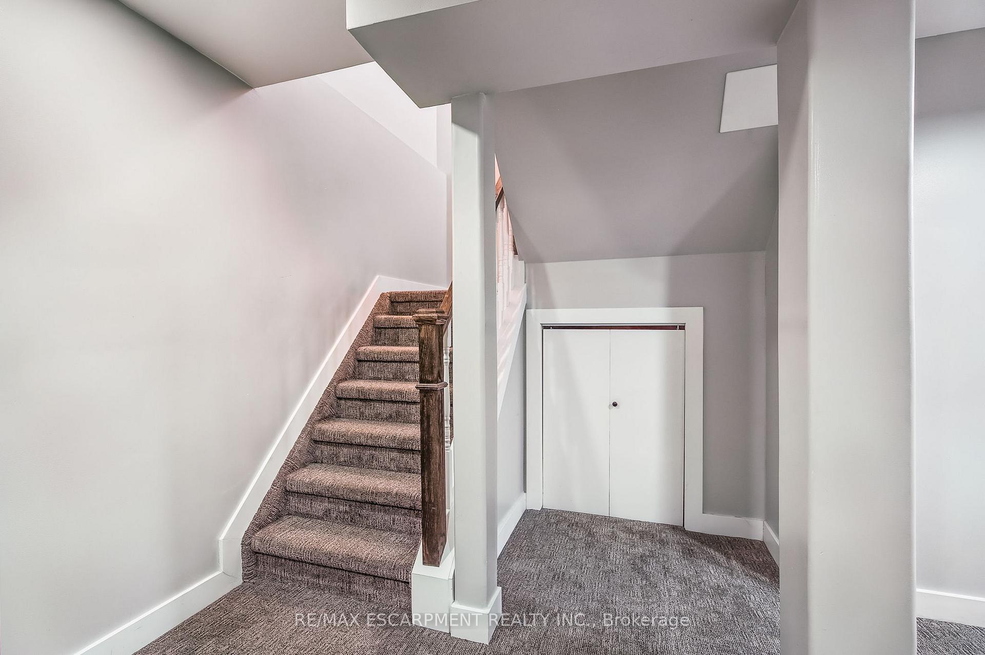 Photo 41 of 71 Cathedral Court, Hamilton, Waterdown — HOMEH