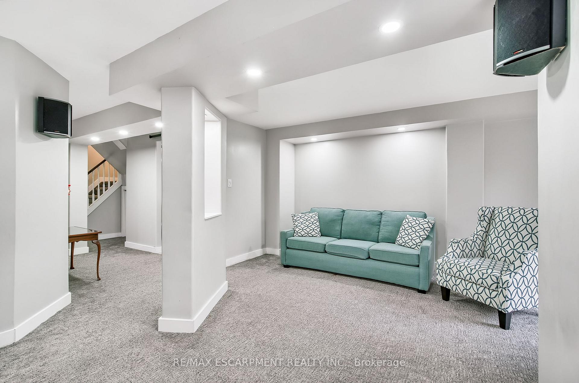 Photo 38 of 71 Cathedral Court, Hamilton, Waterdown — HOMEH