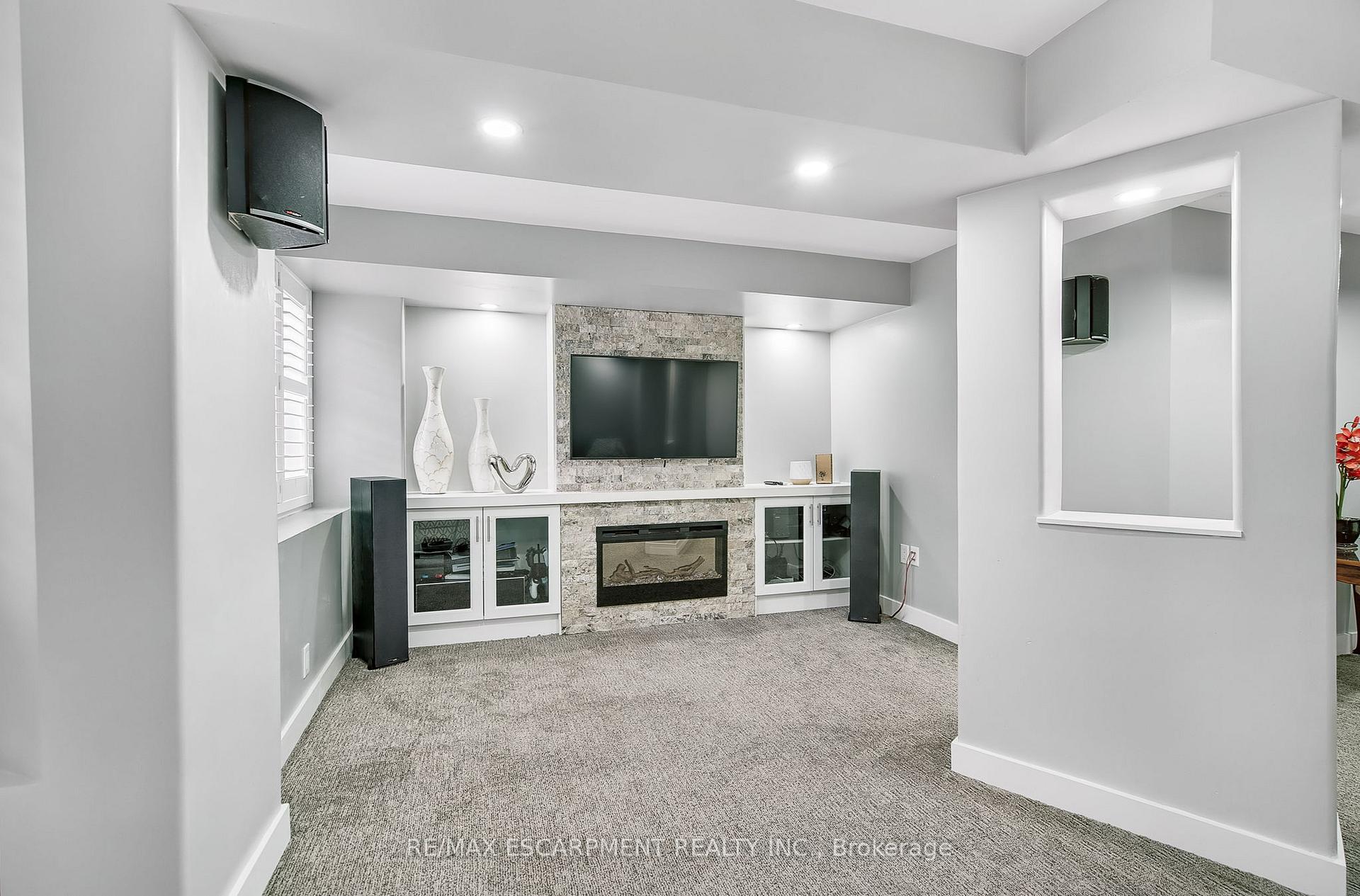 Photo 35 of 71 Cathedral Court, Hamilton, Waterdown — HOMEH