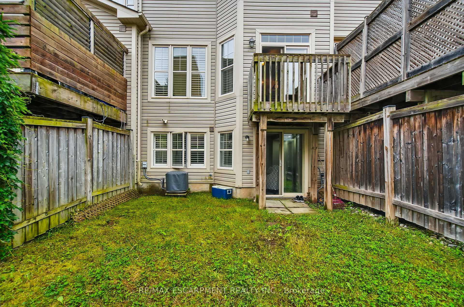 Photo 40 of 71 Cathedral Court, Hamilton, Waterdown — HOMEH