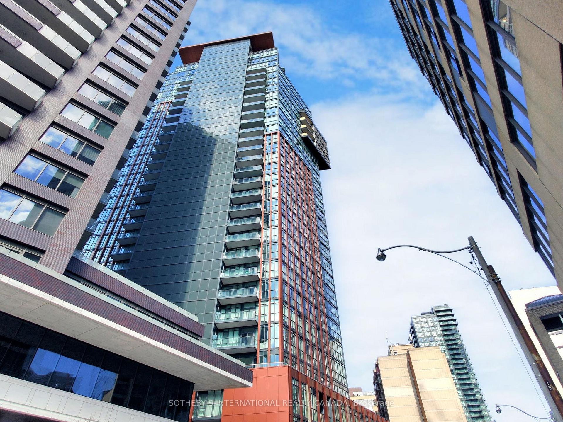 Photo 2 of Unit 1008, 32 Davenport Road, Toronto, The Annex — HOMEH