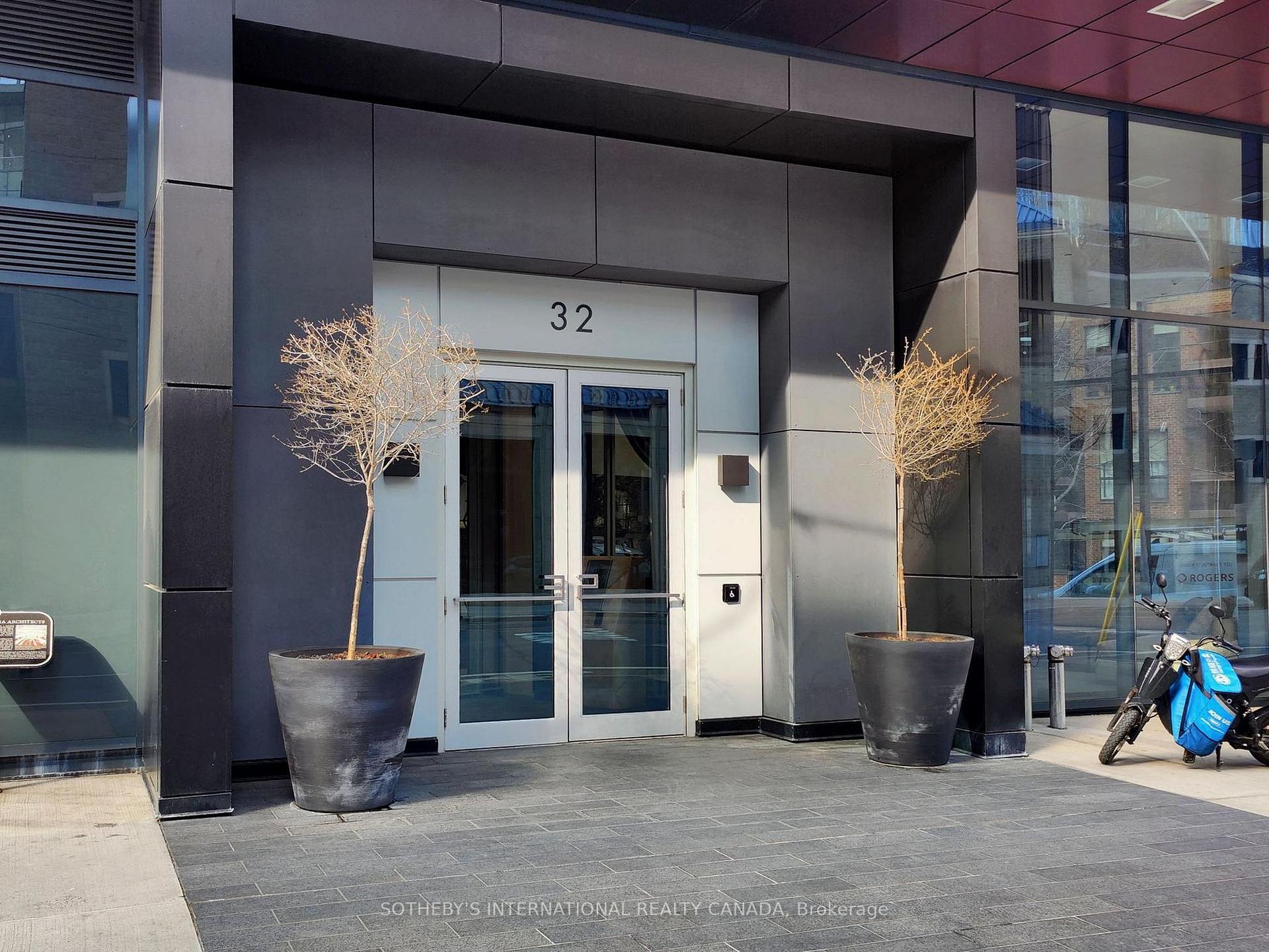 Photo 6 of Unit 1008, 32 Davenport Road, Toronto, The Annex — HOMEH