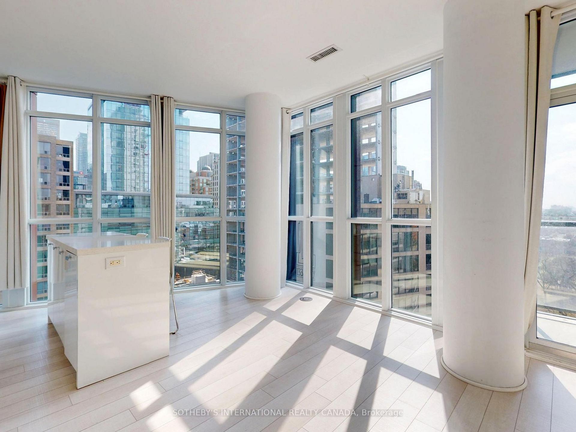 Photo 5 of Unit 1008, 32 Davenport Road, Toronto, The Annex — HOMEH