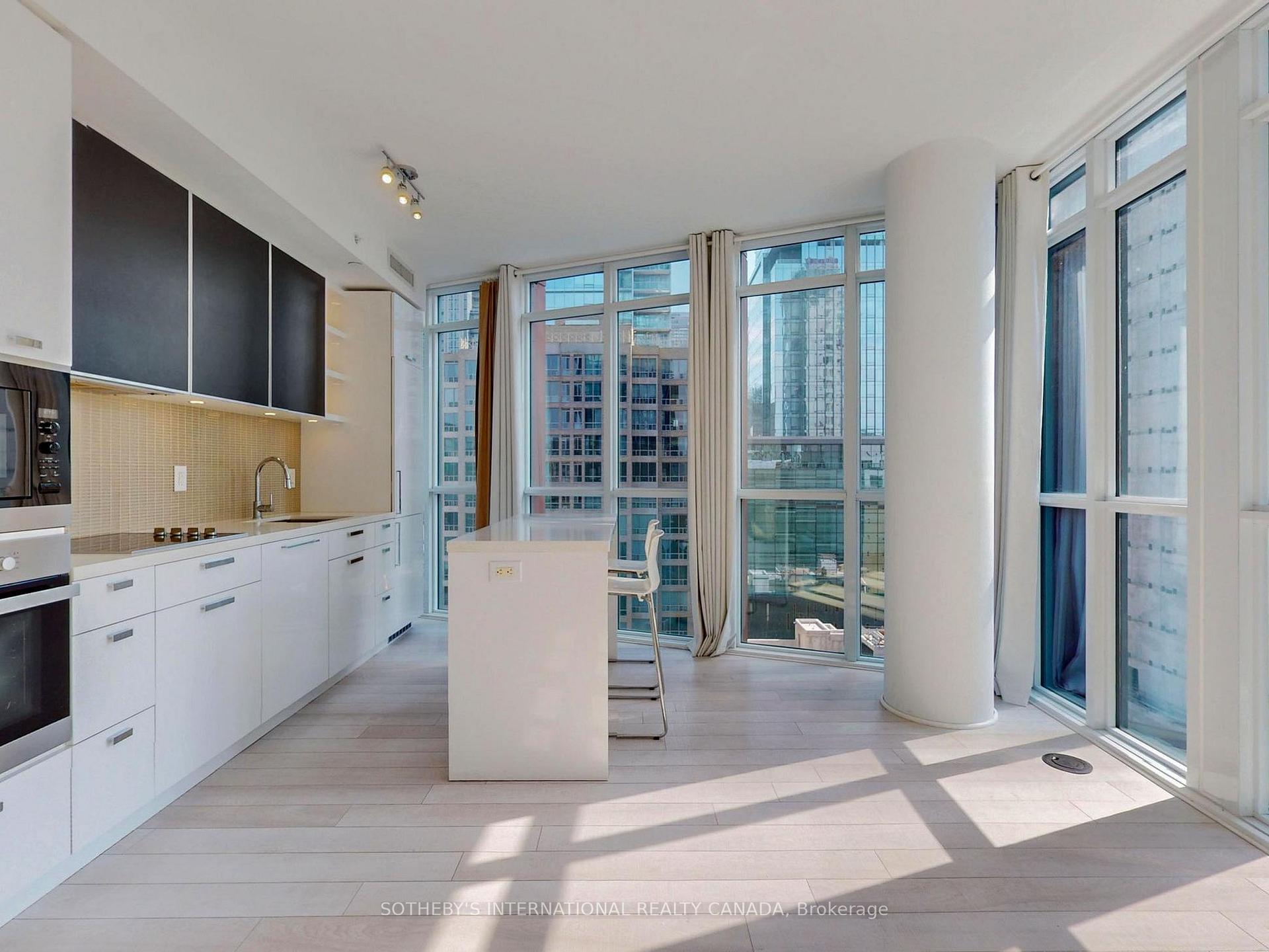 Photo 7 of Unit 1008, 32 Davenport Road, Toronto, The Annex — HOMEH