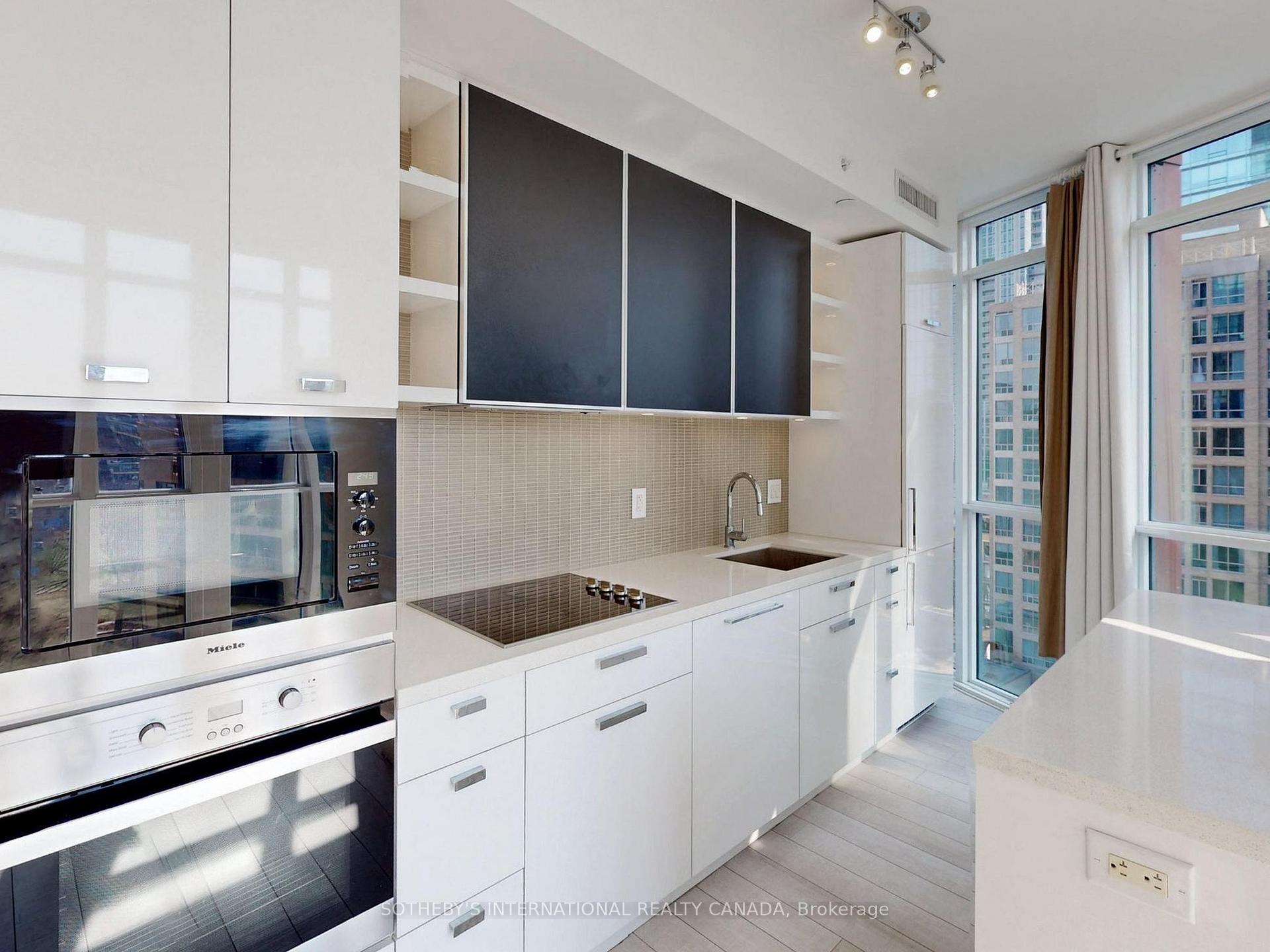 Photo 18 of Unit 1008, 32 Davenport Road, Toronto, The Annex — HOMEH
