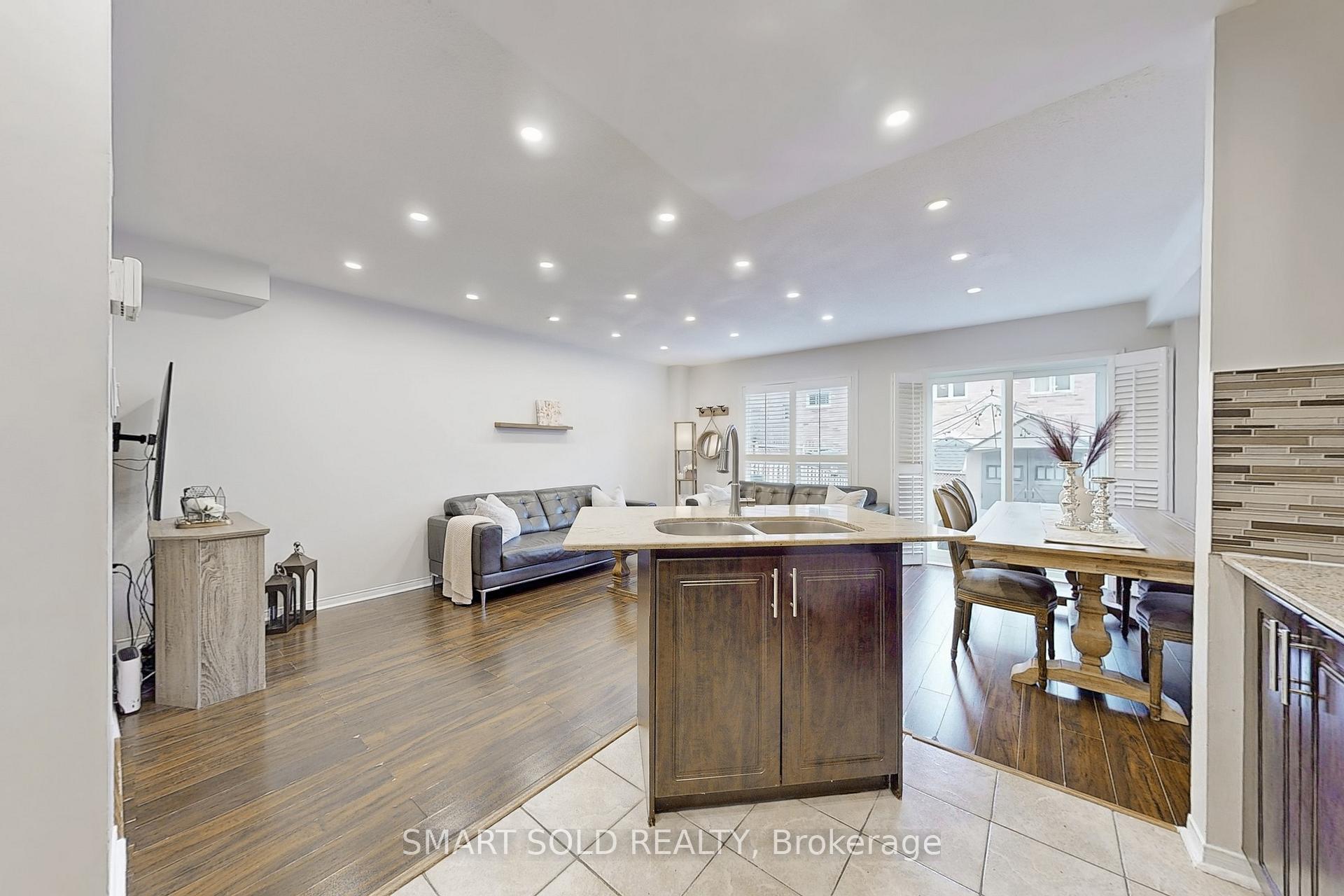 Photo 17 of 210 Kelso Crescent, Vaughan, Maple — HOMEH