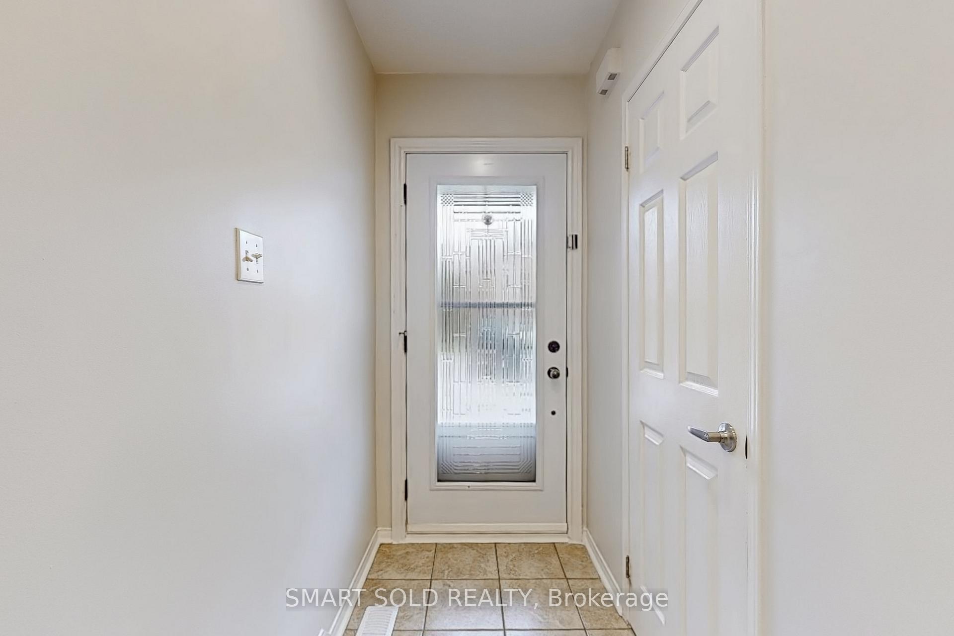 Photo 16 of 210 Kelso Crescent, Vaughan, Maple — HOMEH