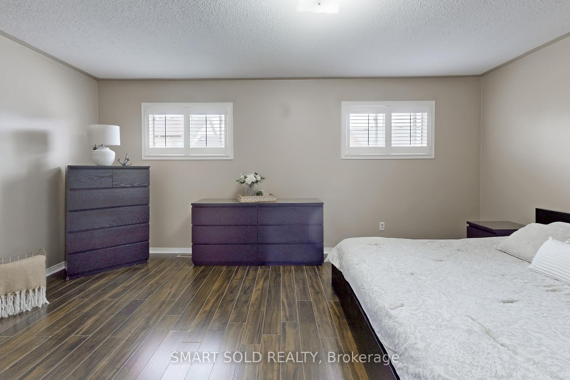 Photo 11 of 210 Kelso Crescent, Vaughan, Maple — HOMEH