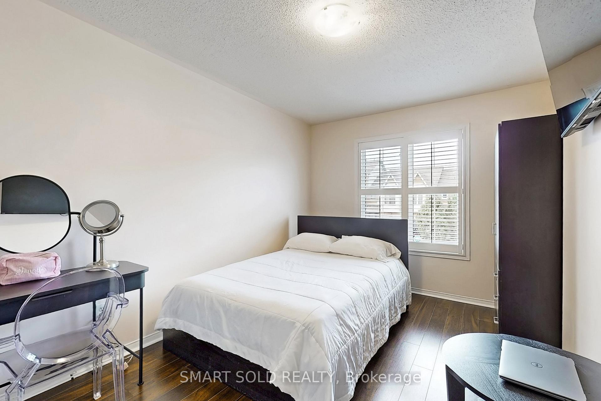 Photo 22 of 210 Kelso Crescent, Vaughan, Maple — HOMEH