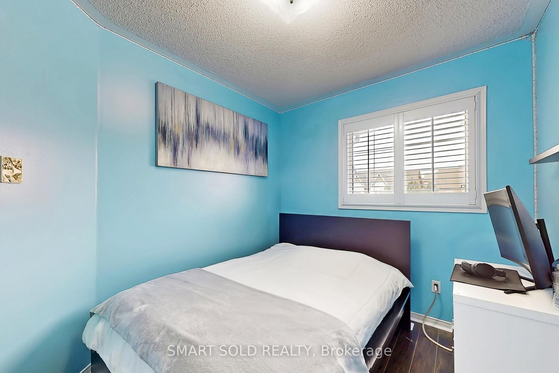 Photo 25 of 210 Kelso Crescent, Vaughan, Maple — HOMEH
