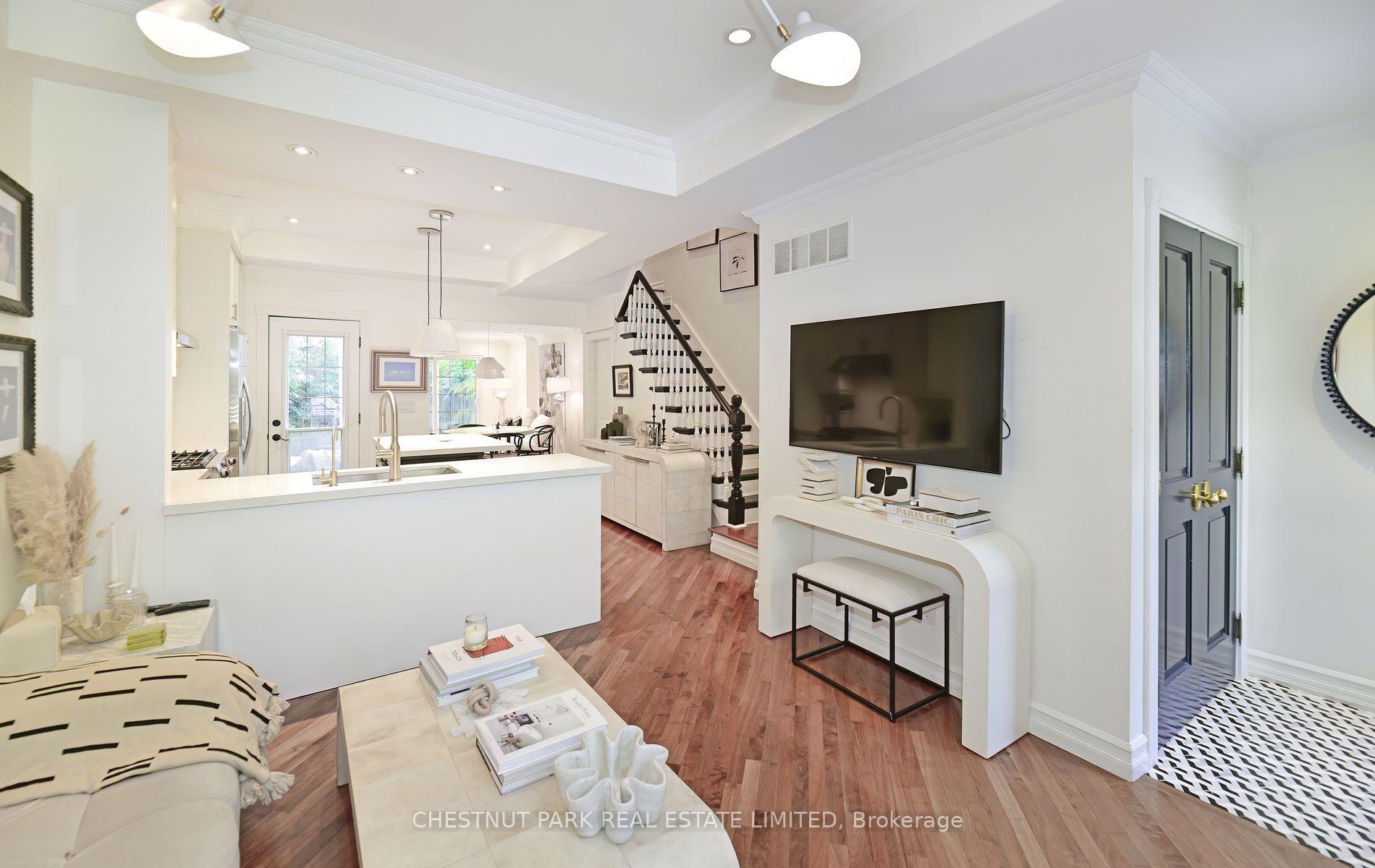 Photo 15 of 31 Birch Avenue, Toronto, Yonge-St. Clair — HOMEH
