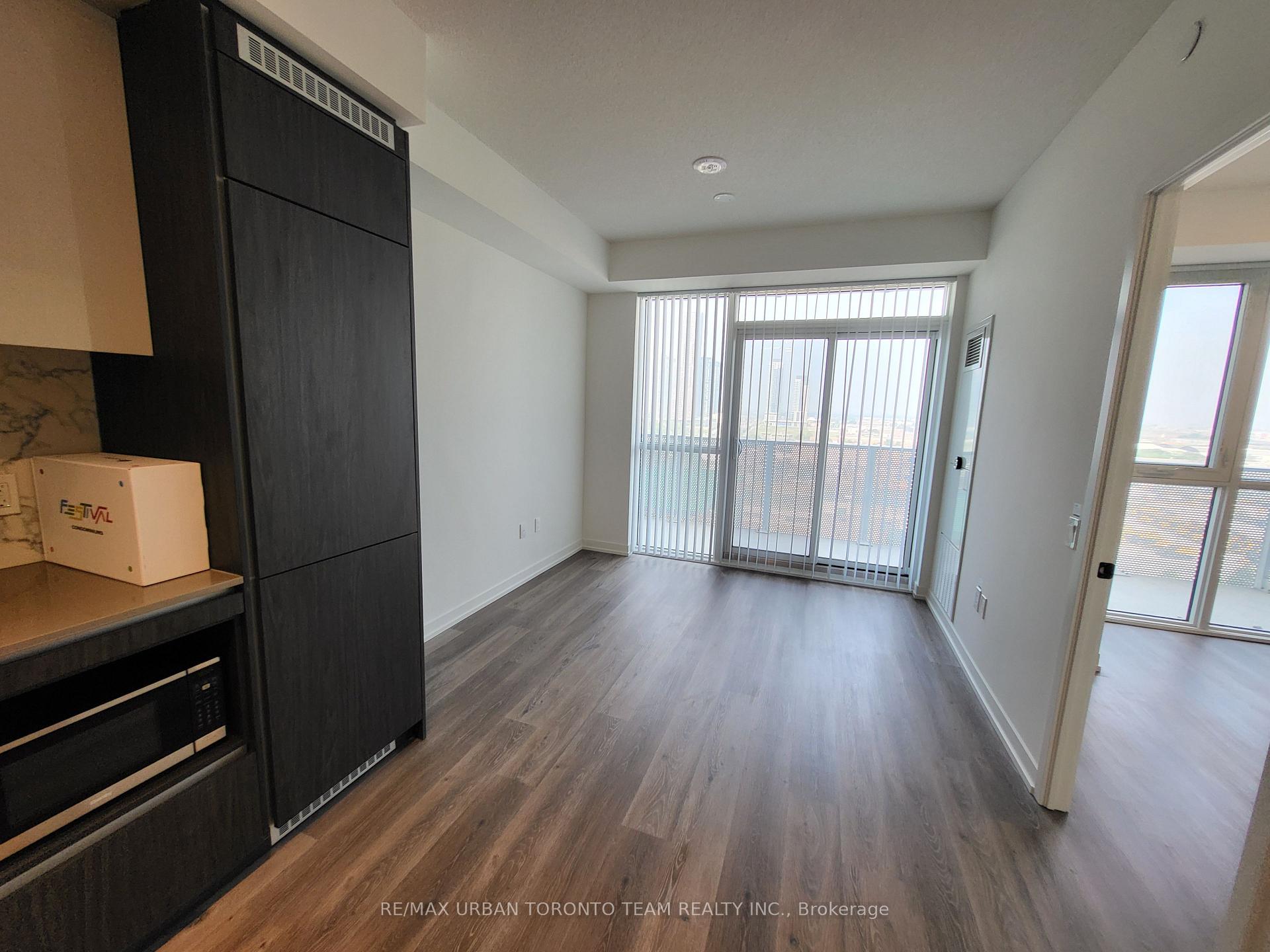 Photo 5 of Unit 1607, 28 Interchange Way, Vaughan, Vaughan Corporate Centre — HOMEH