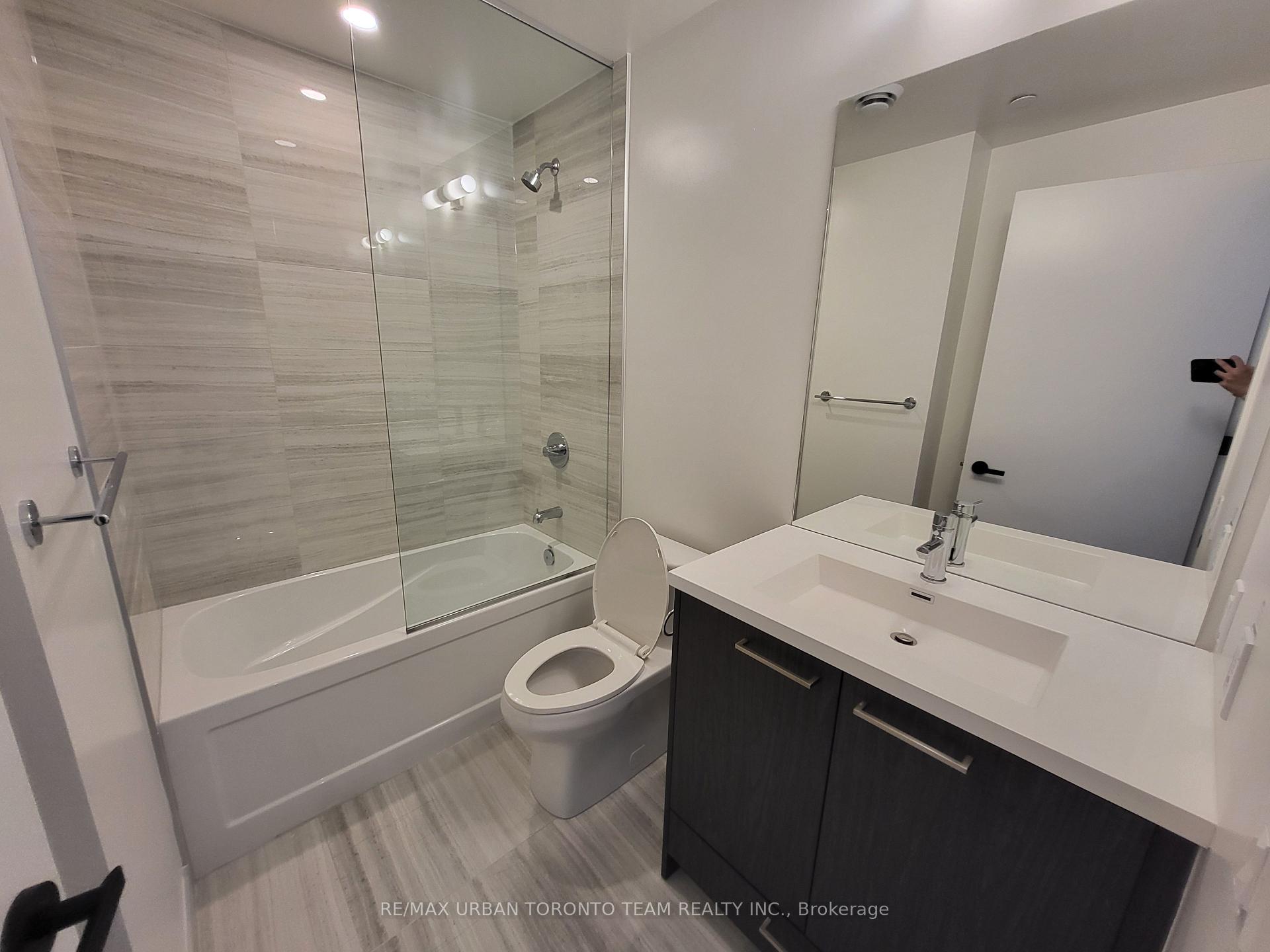 Photo 2 of Unit 1607, 28 Interchange Way, Vaughan, Vaughan Corporate Centre — HOMEH