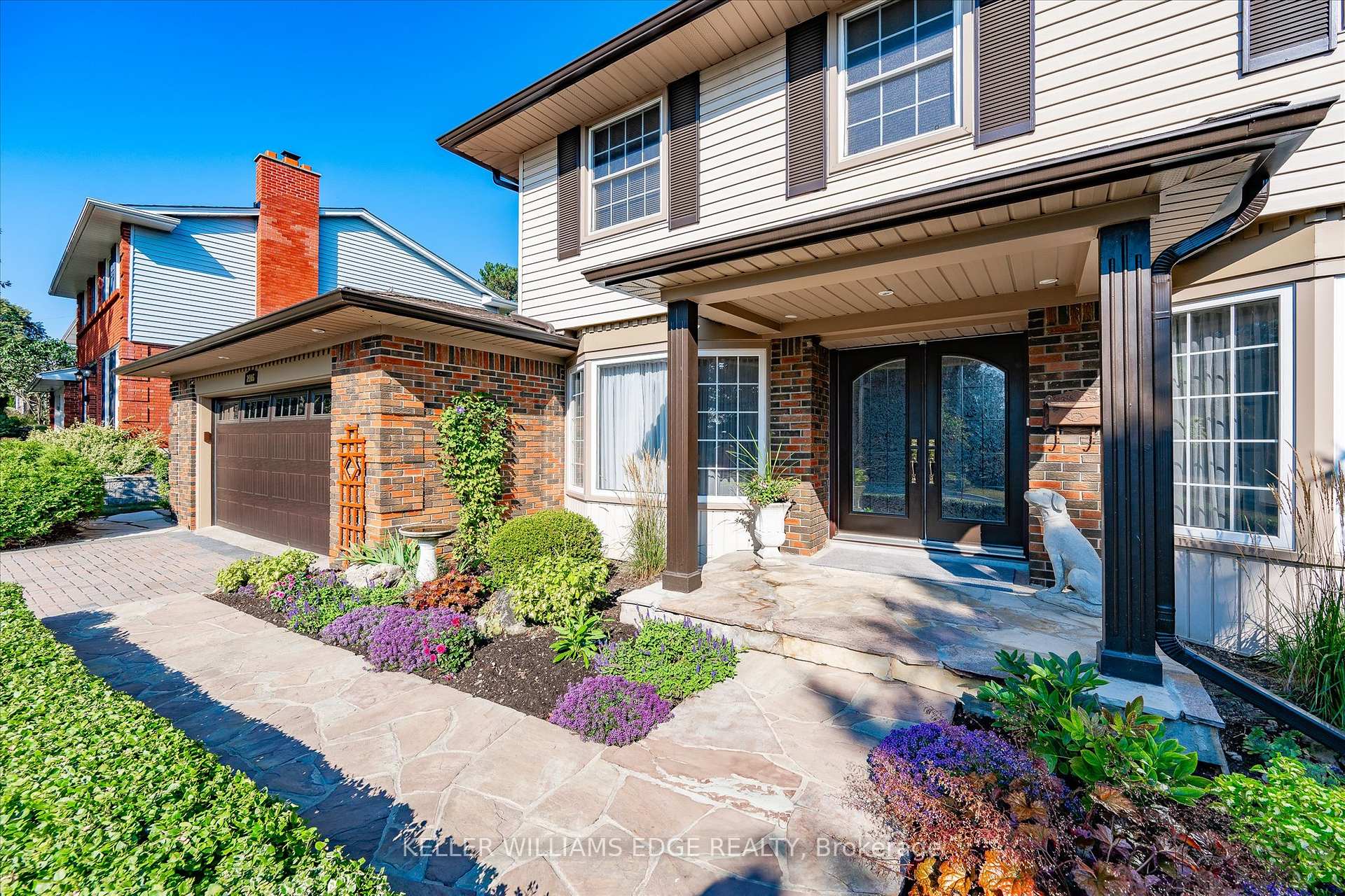 Photo 3 of 2105 Agincourt Crescent, Burlington, Tyandaga — HOMEH