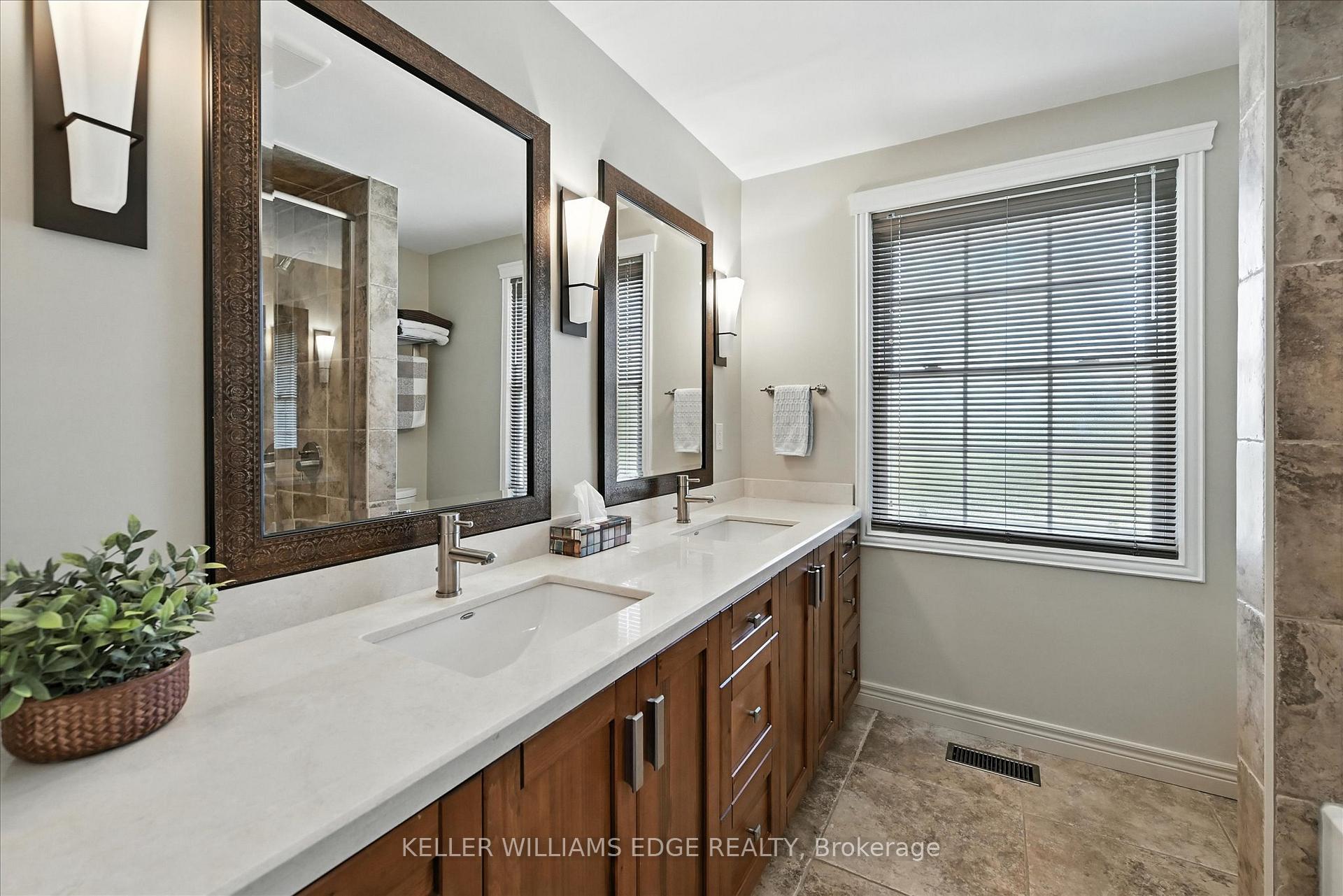 Photo 29 of 2105 Agincourt Crescent, Burlington, Tyandaga — HOMEH