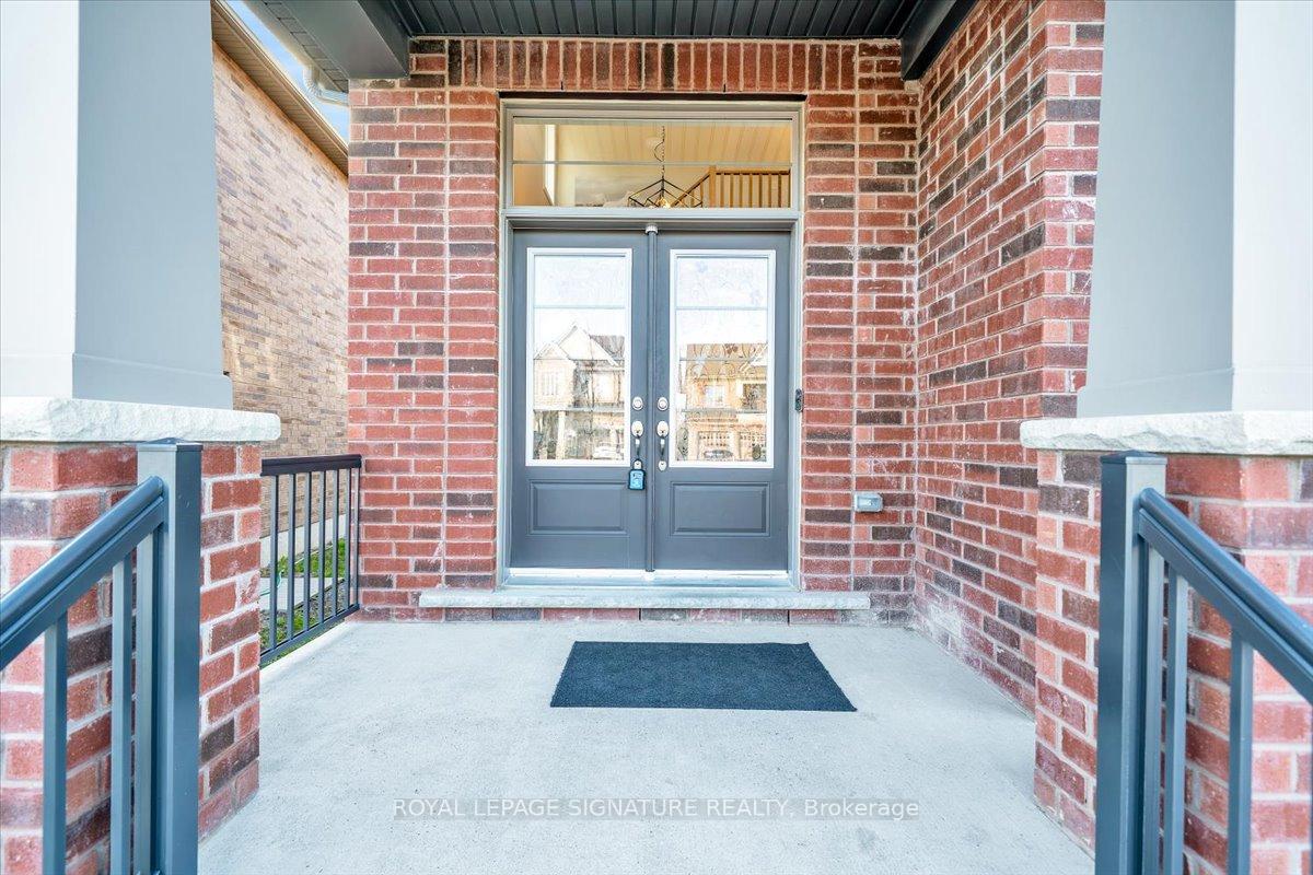 Photo 11 of 320 Windfield's Farm Drive W, Oshawa, Windfields — HOMEH