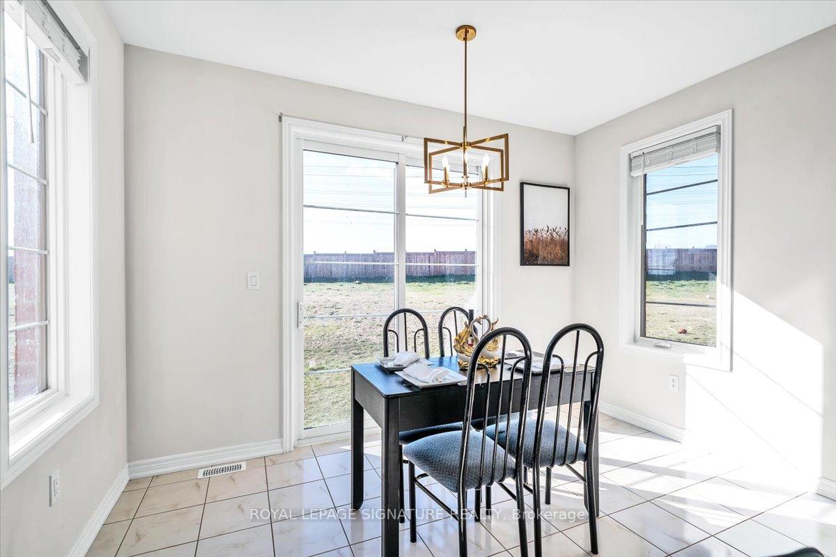Photo 17 of 320 Windfield's Farm Drive W, Oshawa, Windfields — HOMEH