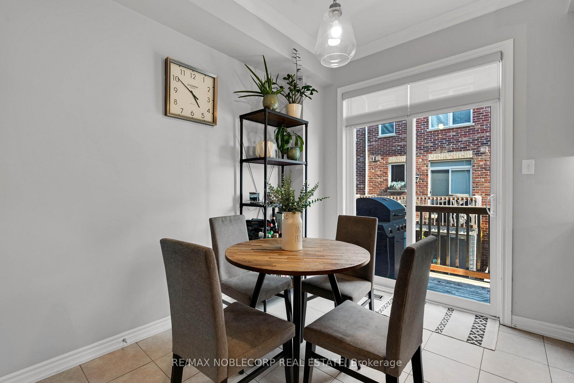 Photo 9 of Unit 45, 10 Porter Avenue W, Vaughan, West Woodbridge — HOMEH