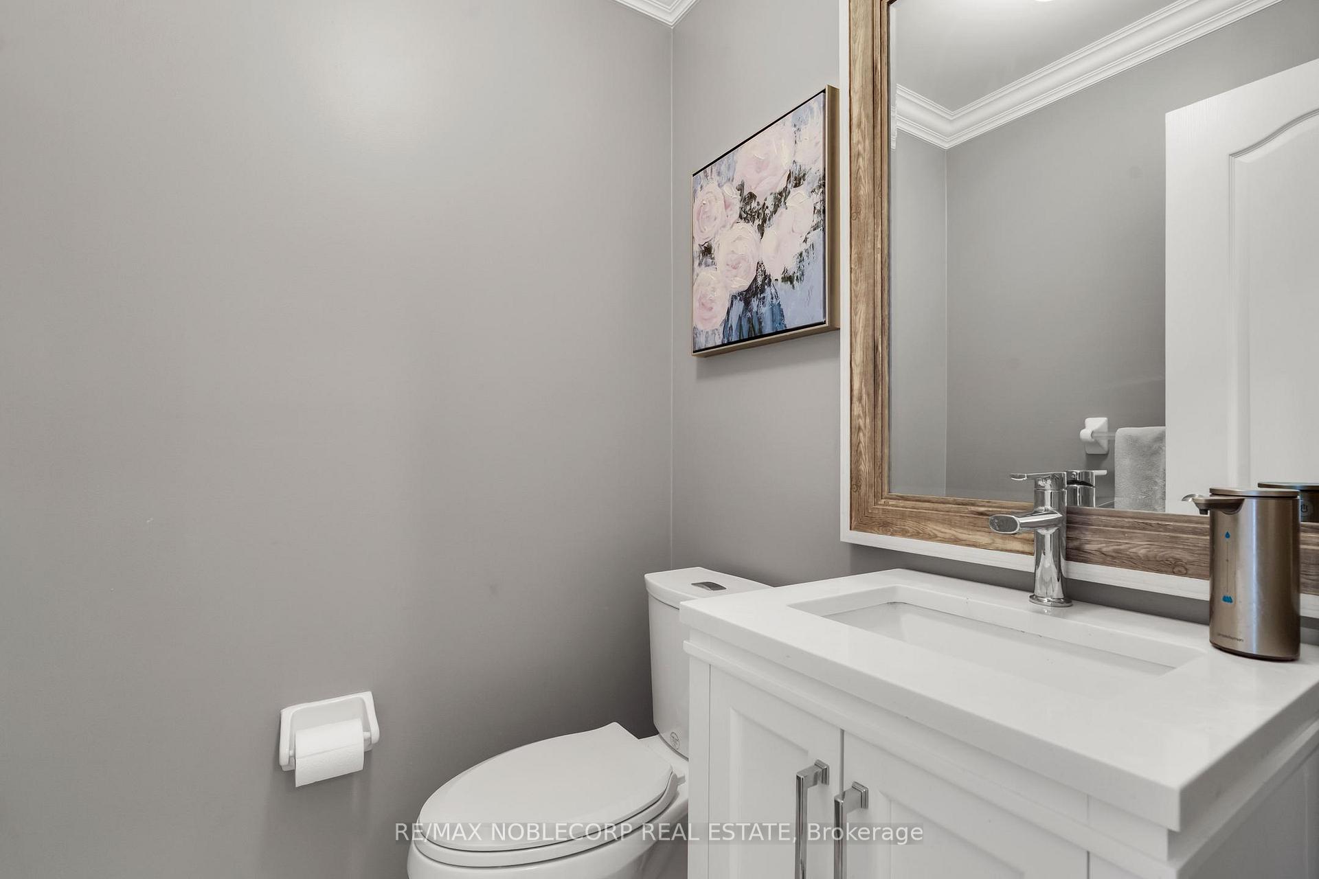 Photo 6 of Unit 45, 10 Porter Avenue W, Vaughan, West Woodbridge — HOMEH