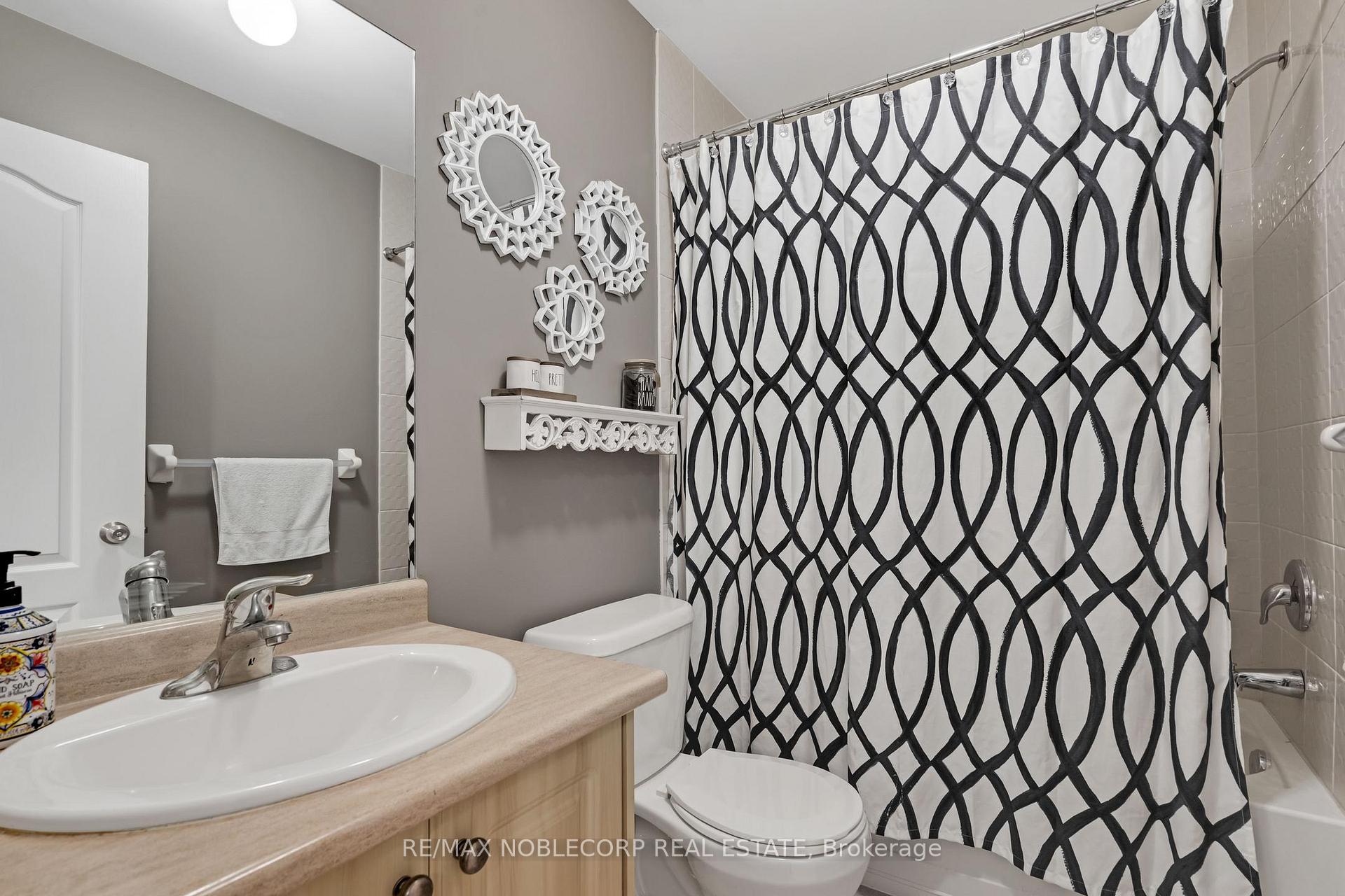 Photo 24 of Unit 45, 10 Porter Avenue W, Vaughan, West Woodbridge — HOMEH