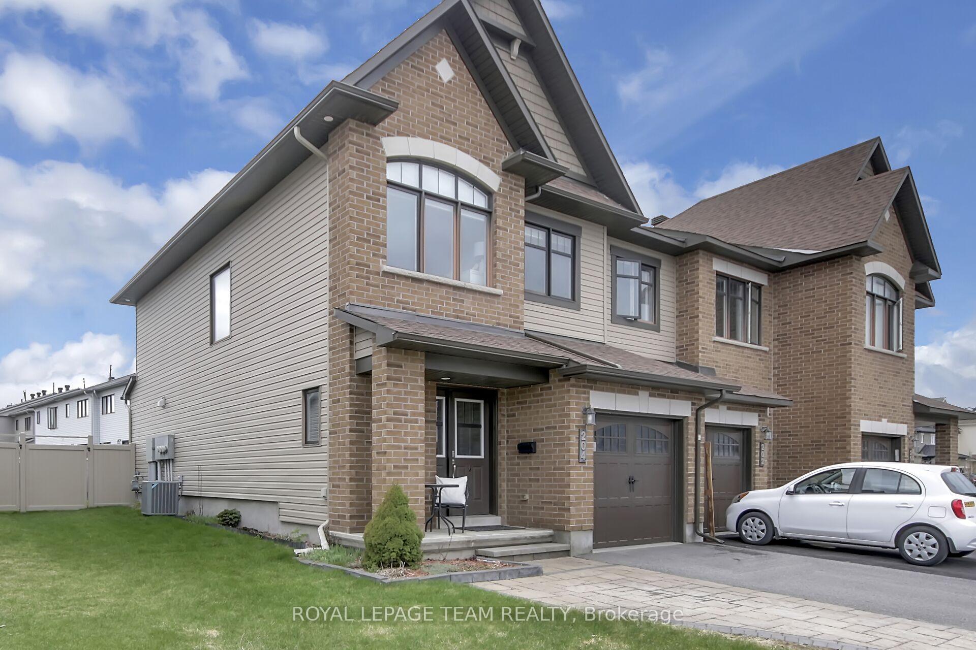 Photo 5 of 204 Clonrush Way, Ottawa, Kanata - Kanata Lakes/Heritage Hills — HOMEH