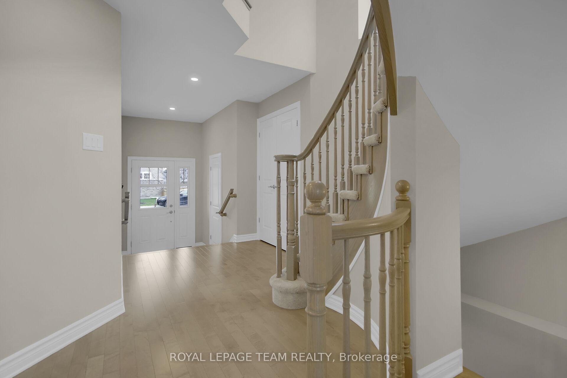 Photo 4 of 204 Clonrush Way, Ottawa, Kanata - Kanata Lakes/Heritage Hills — HOMEH