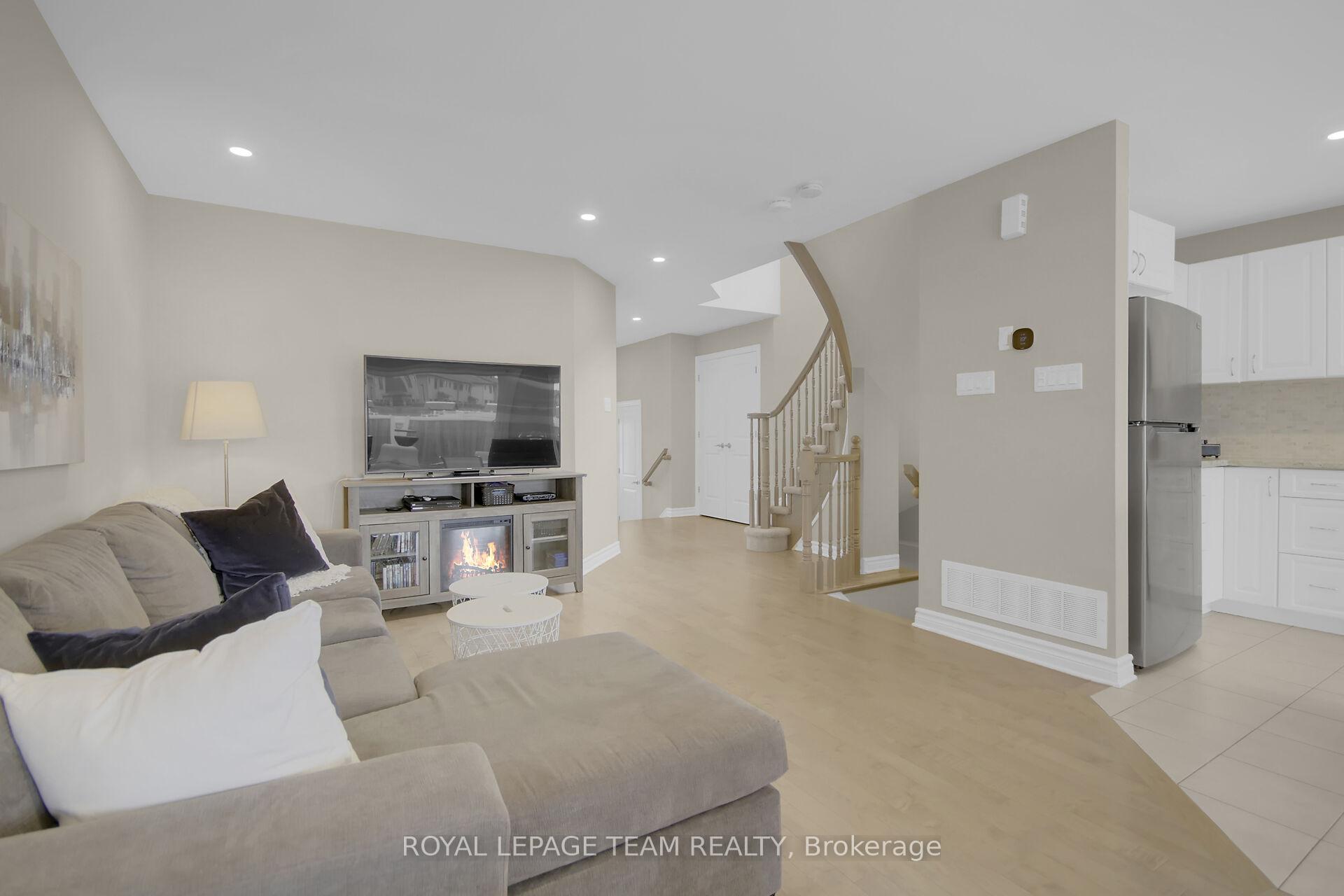 Photo 14 of 204 Clonrush Way, Ottawa, Kanata - Kanata Lakes/Heritage Hills — HOMEH