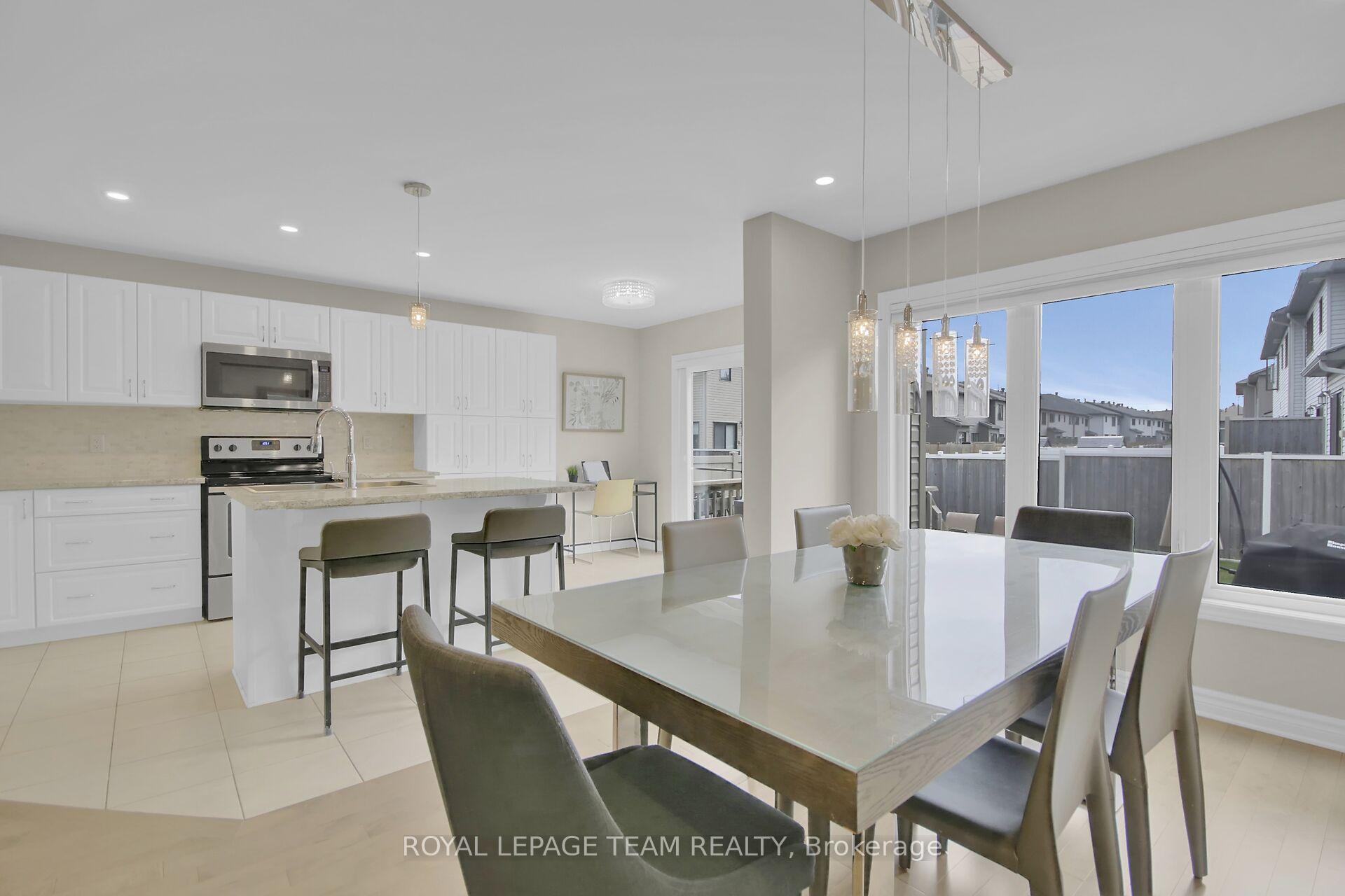 Photo 8 of 204 Clonrush Way, Ottawa, Kanata - Kanata Lakes/Heritage Hills — HOMEH