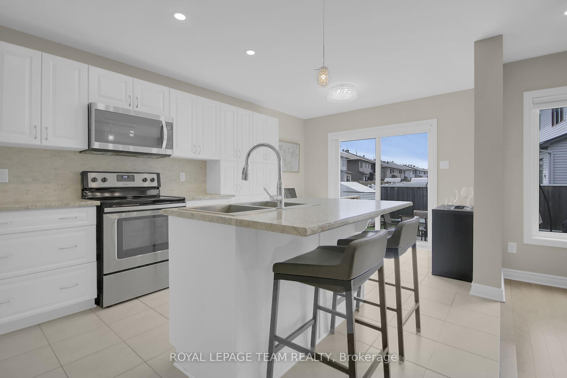 Photo 36 of 204 Clonrush Way, Ottawa, Kanata - Kanata Lakes/Heritage Hills — HOMEH