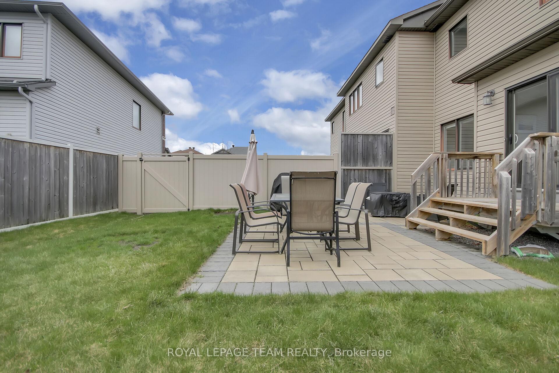 Photo 33 of 204 Clonrush Way, Ottawa, Kanata - Kanata Lakes/Heritage Hills — HOMEH