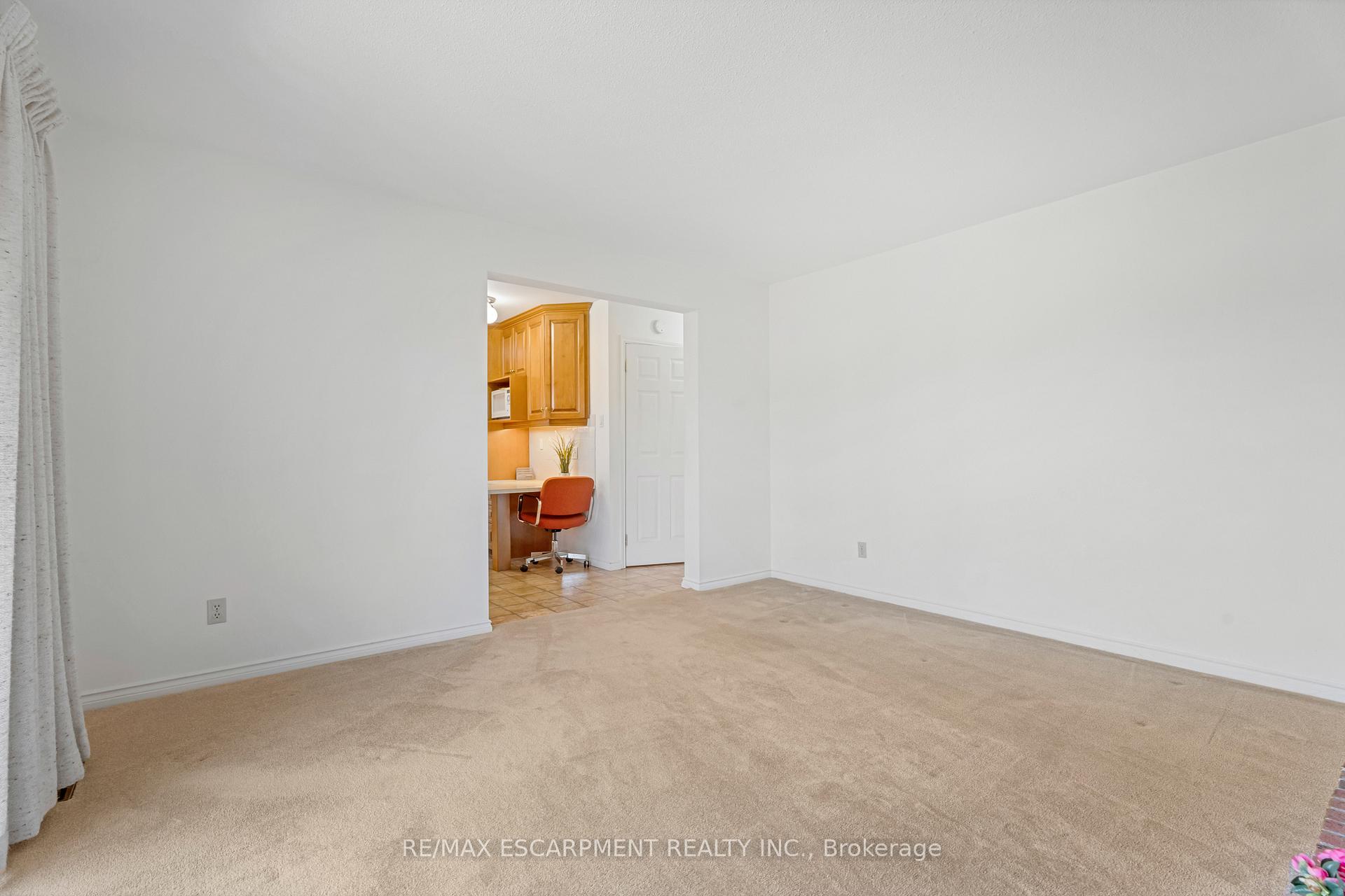 Photo 16 of 6 Memorial Avenue, Hamilton, Stoney Creek — HOMEH