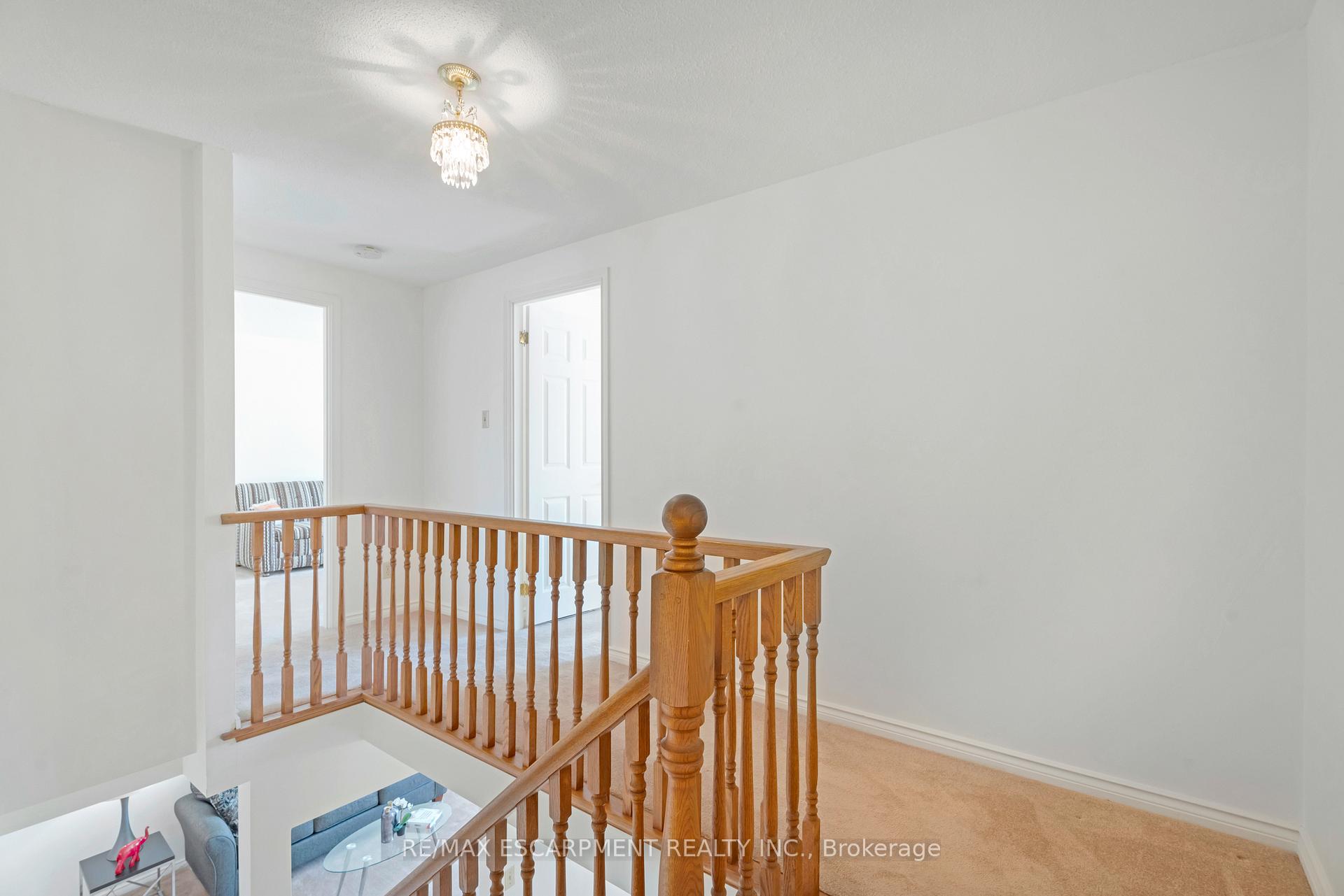 Photo 11 of 6 Memorial Avenue, Hamilton, Stoney Creek — HOMEH