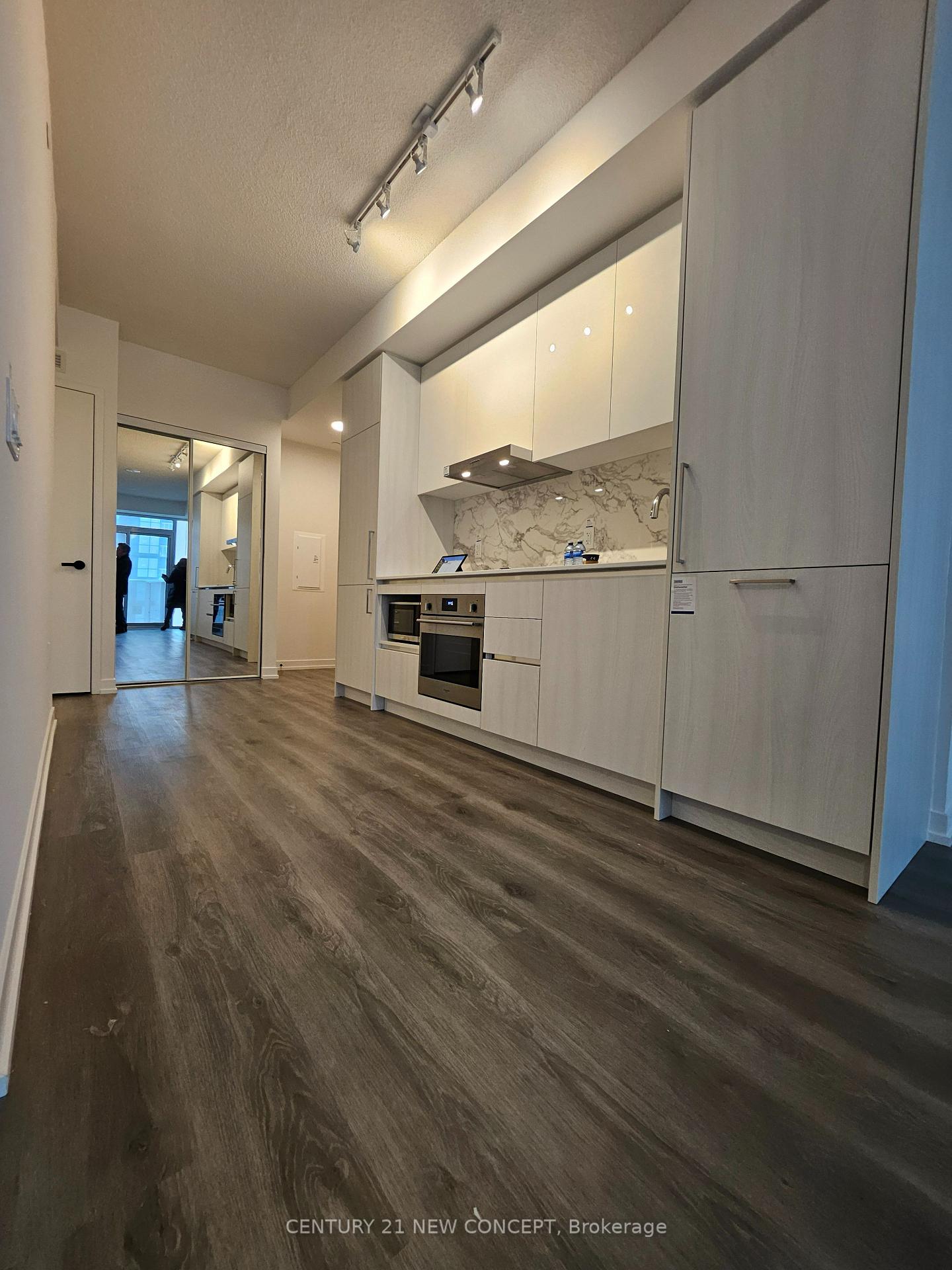 Photo 6 of Unit 1715, 225 Commerce Street, Vaughan, Vaughan Corporate Centre — HOMEH
