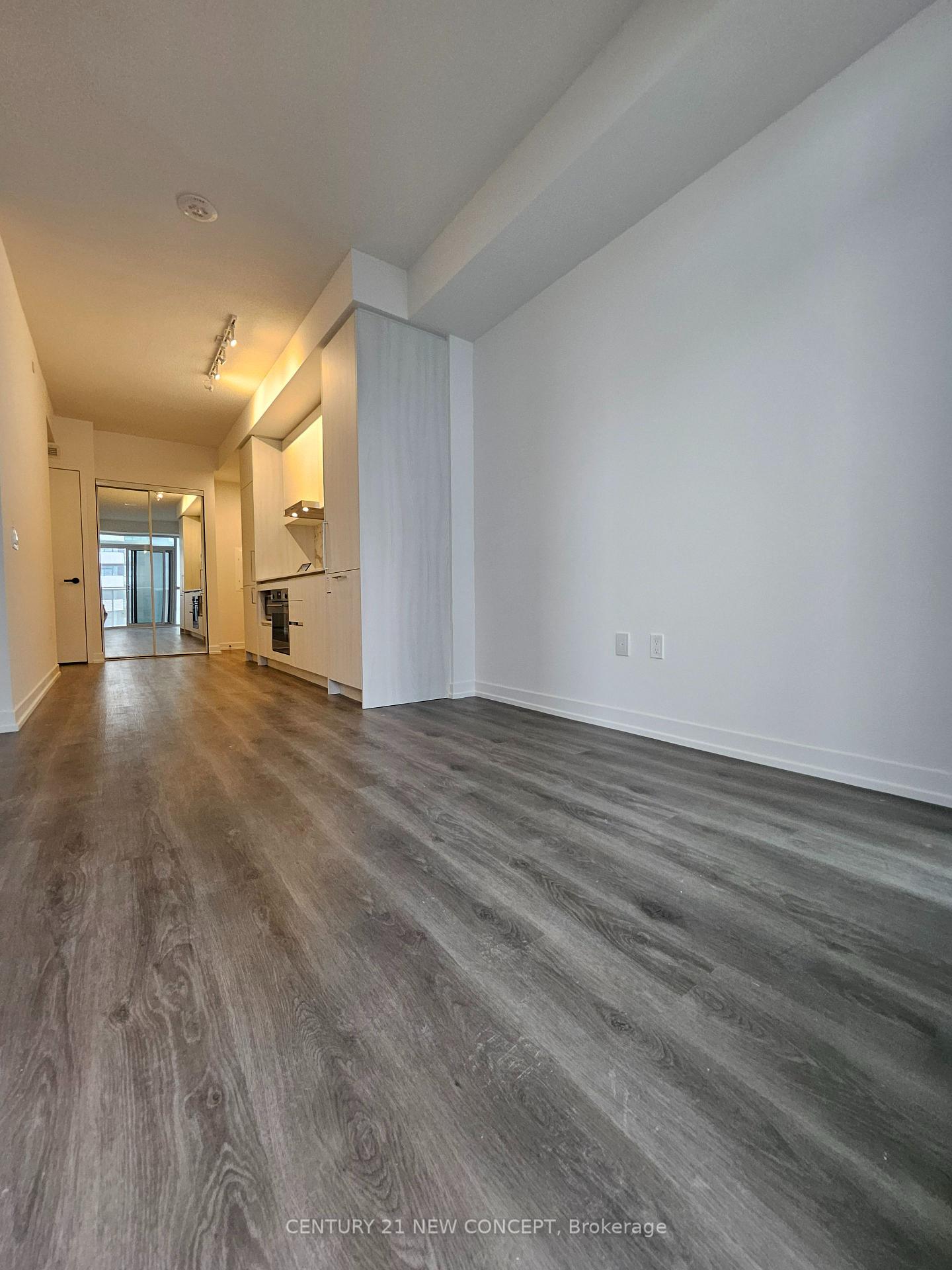 Photo 5 of Unit 1715, 225 Commerce Street, Vaughan, Vaughan Corporate Centre — HOMEH
