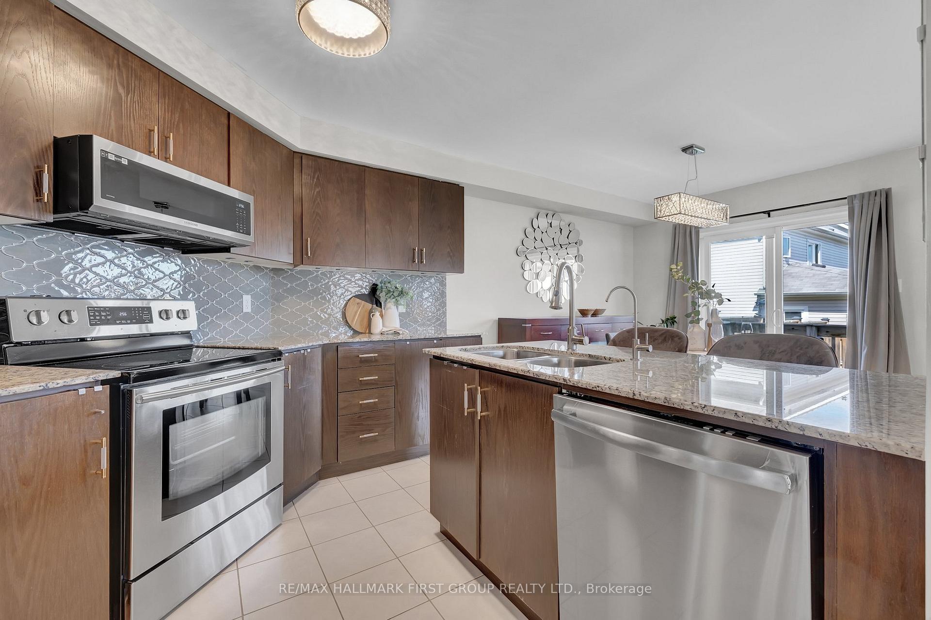 Photo 12 of 78 Richard Davies Crescent, Clarington, Bowmanville — HOMEH
