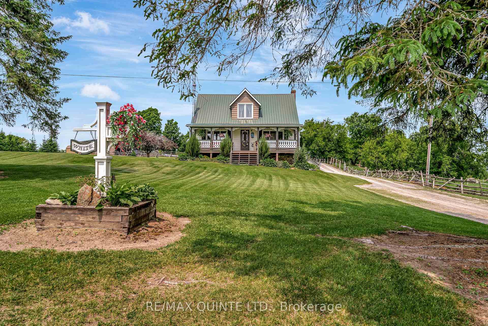 Front of 652 Palmateer Road