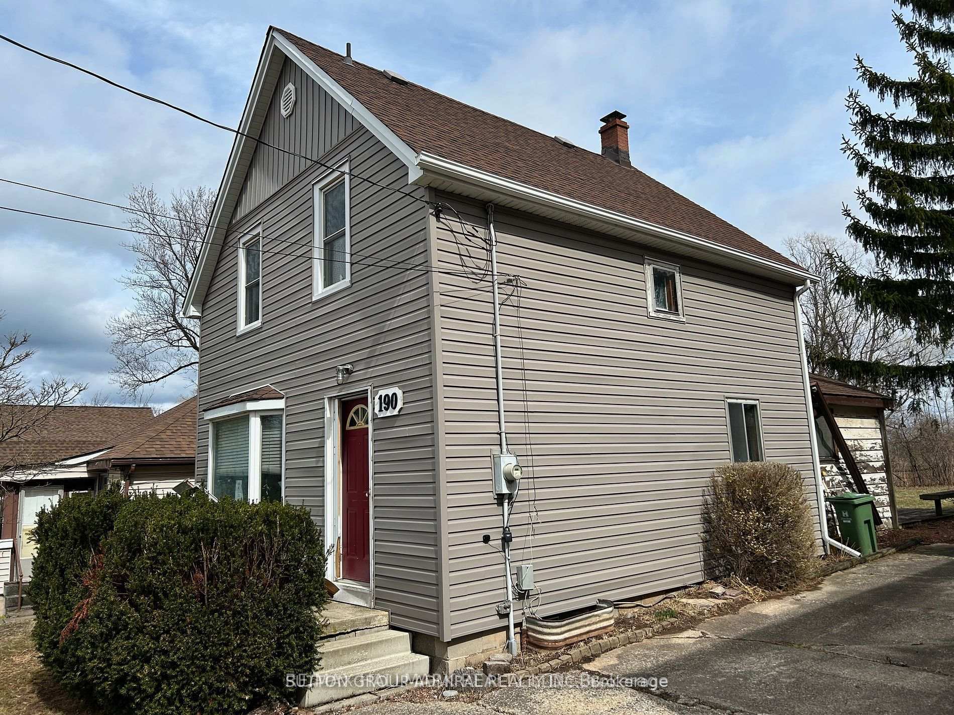 Front of 190 Fruitland Road