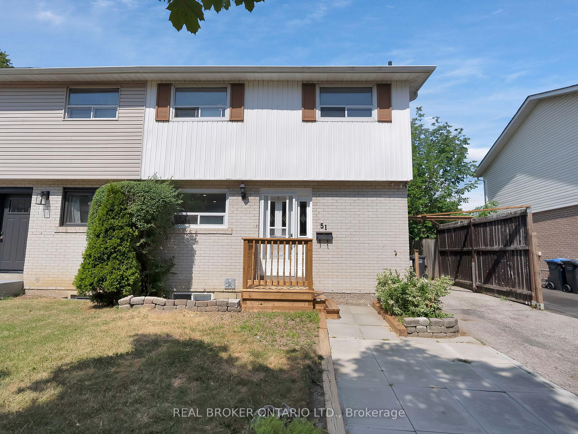 Photo 9 of 51 Newstead Crescent, Brampton, Madoc — HOMEH